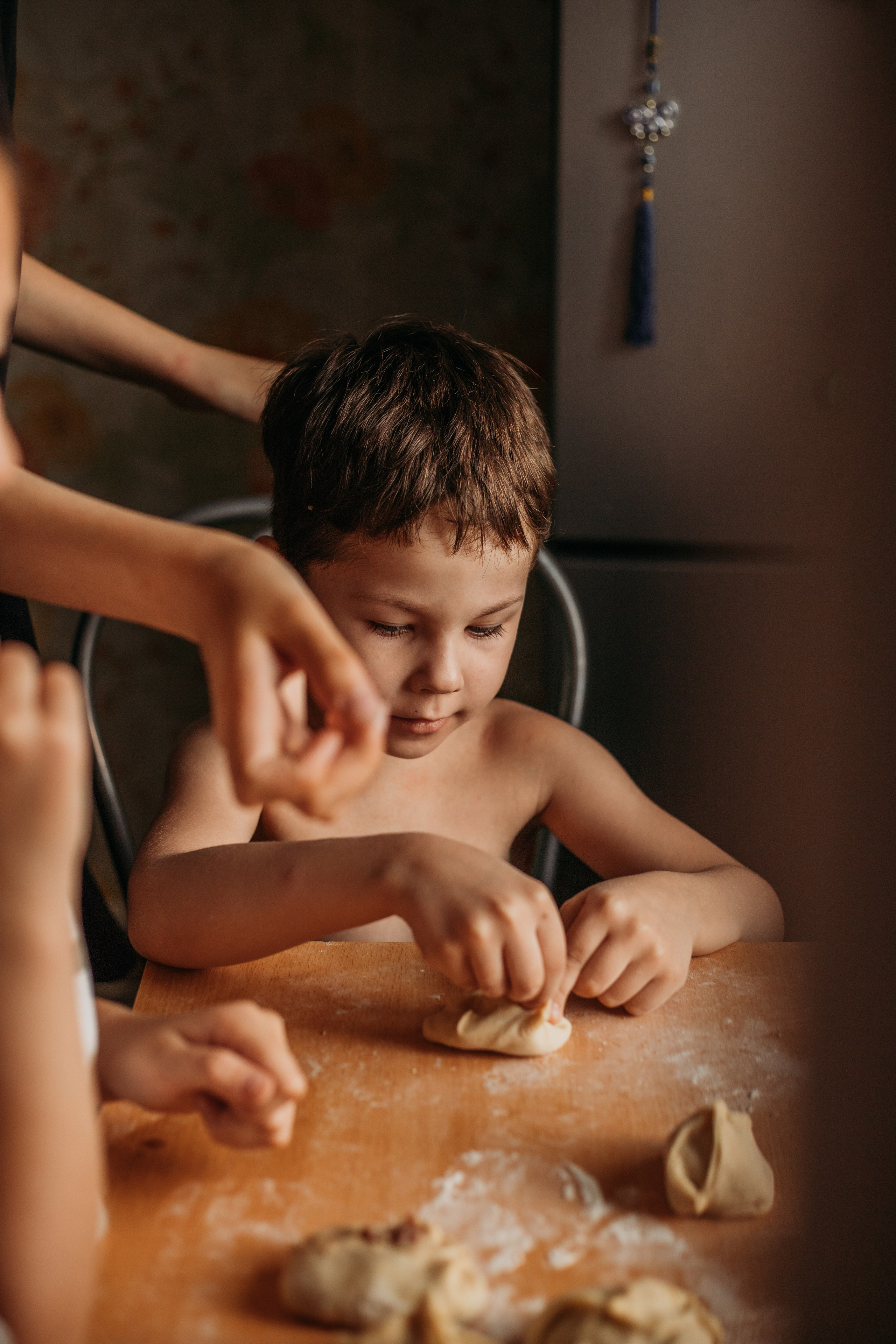 Домашняя фотосессия моей семьи. Венера Гайн. Репортажный фотограф  Тюмень. Обучение фотографии с 0