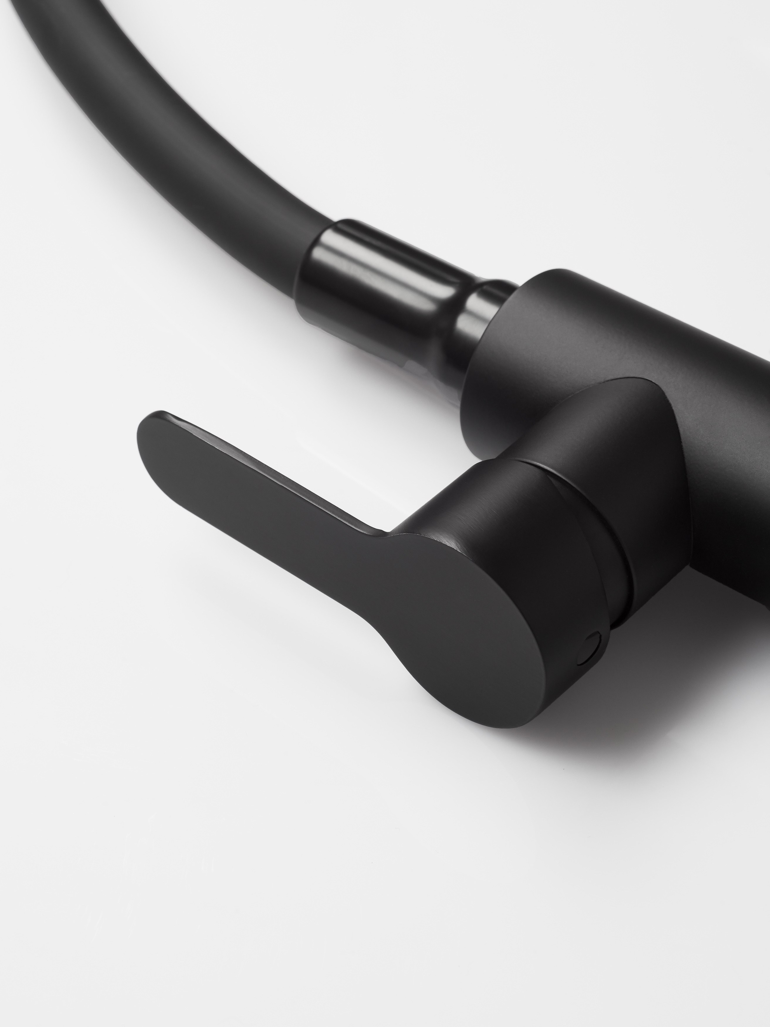 Краны. Предметный фотограф, инфографика и видео в Санкт-Петербурге