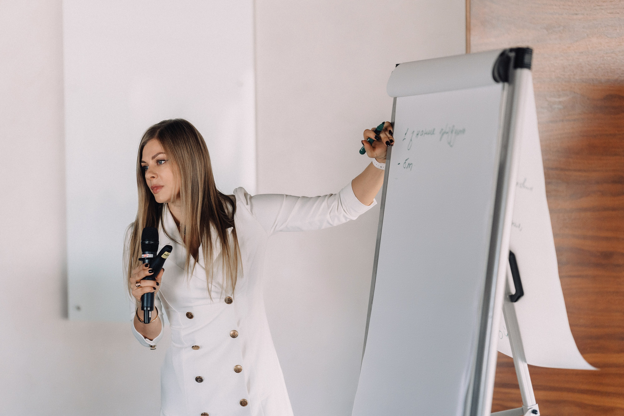 Застройщики Москвы MR (МАРРИОТ). Свадебный и репортажный фотограф в Воронеже Роман Янко