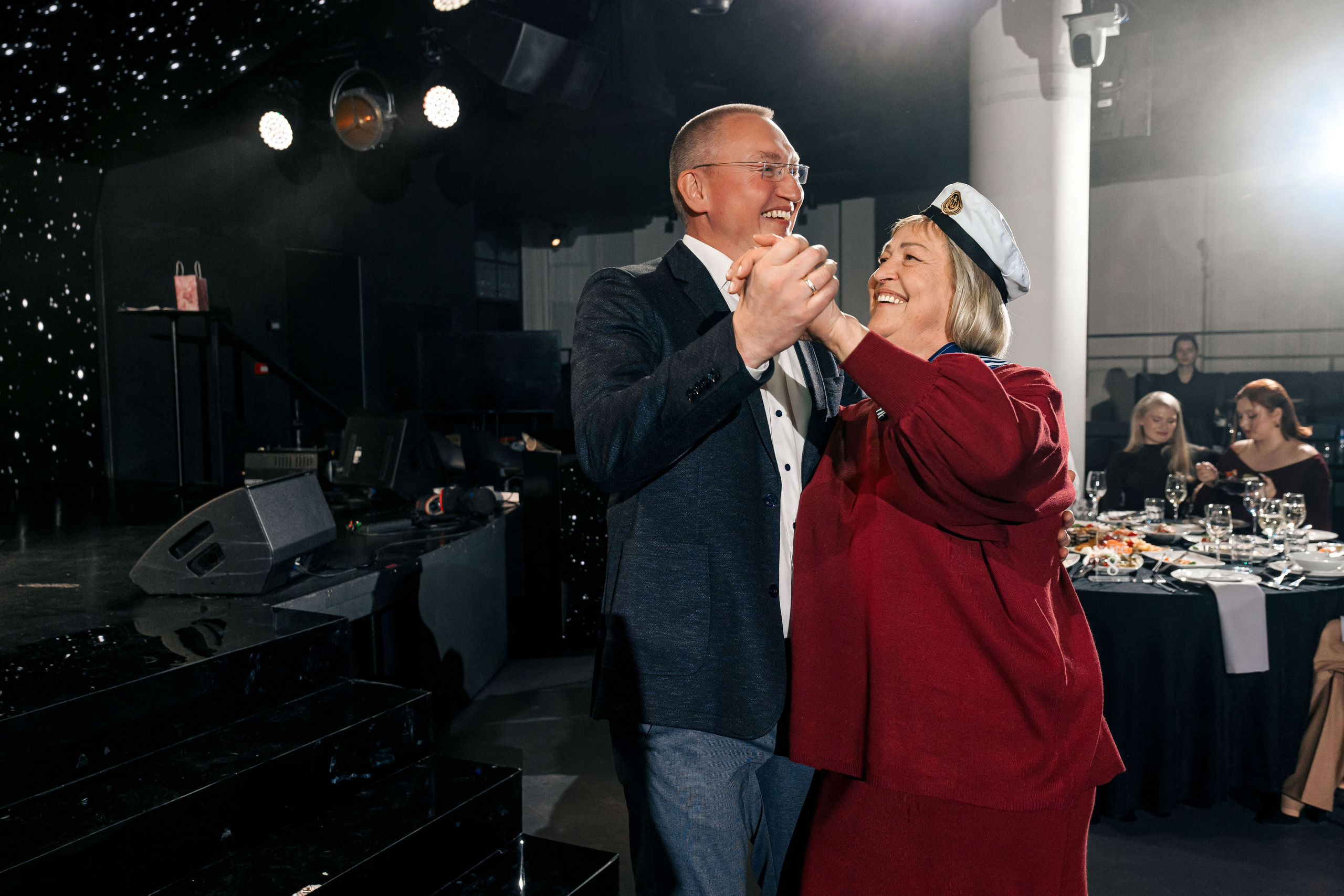 Happy Birthday. Максим Комаров — Профессиональный фотограф