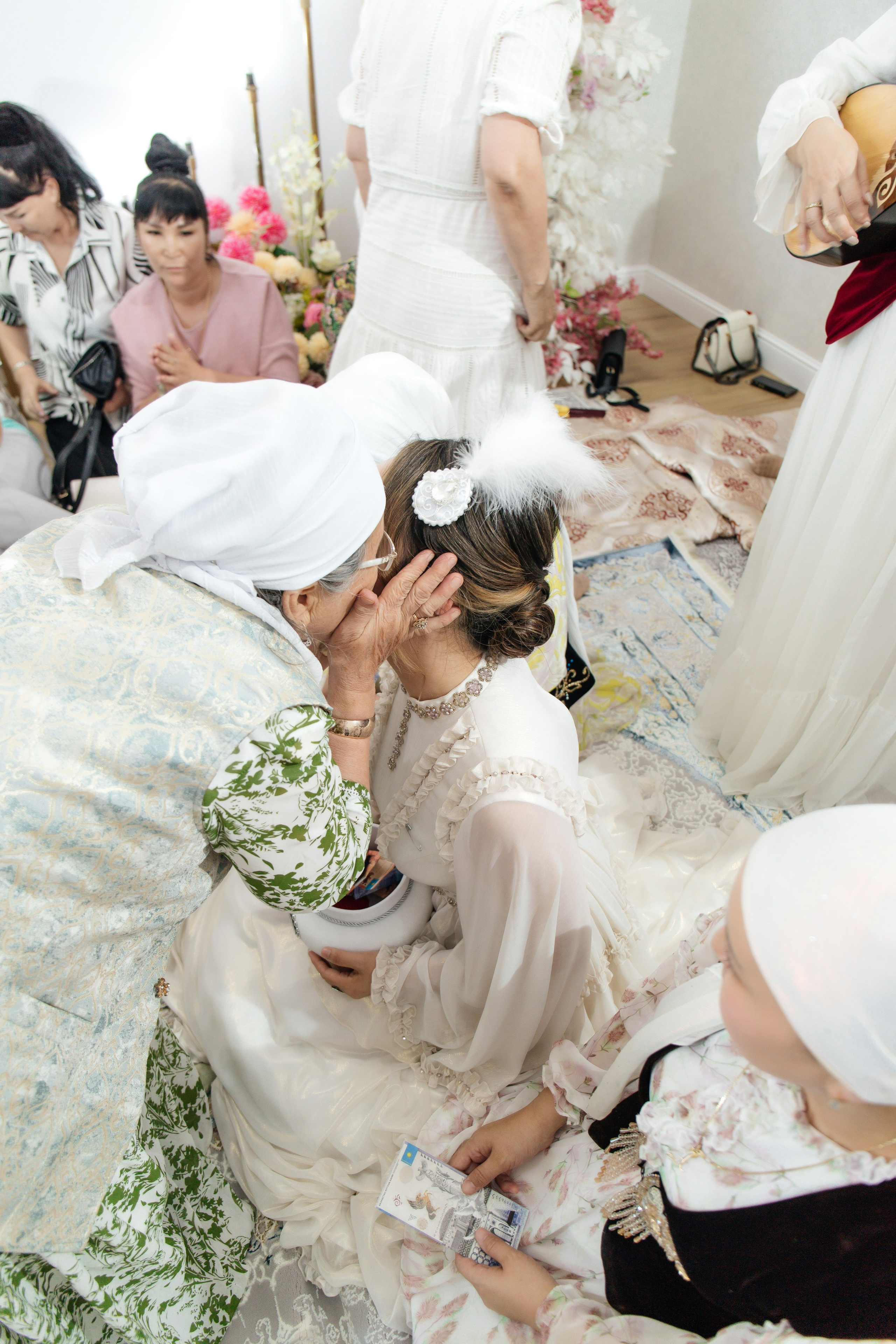 Moldir — syrğa salu. Wedding and Love story Photographer