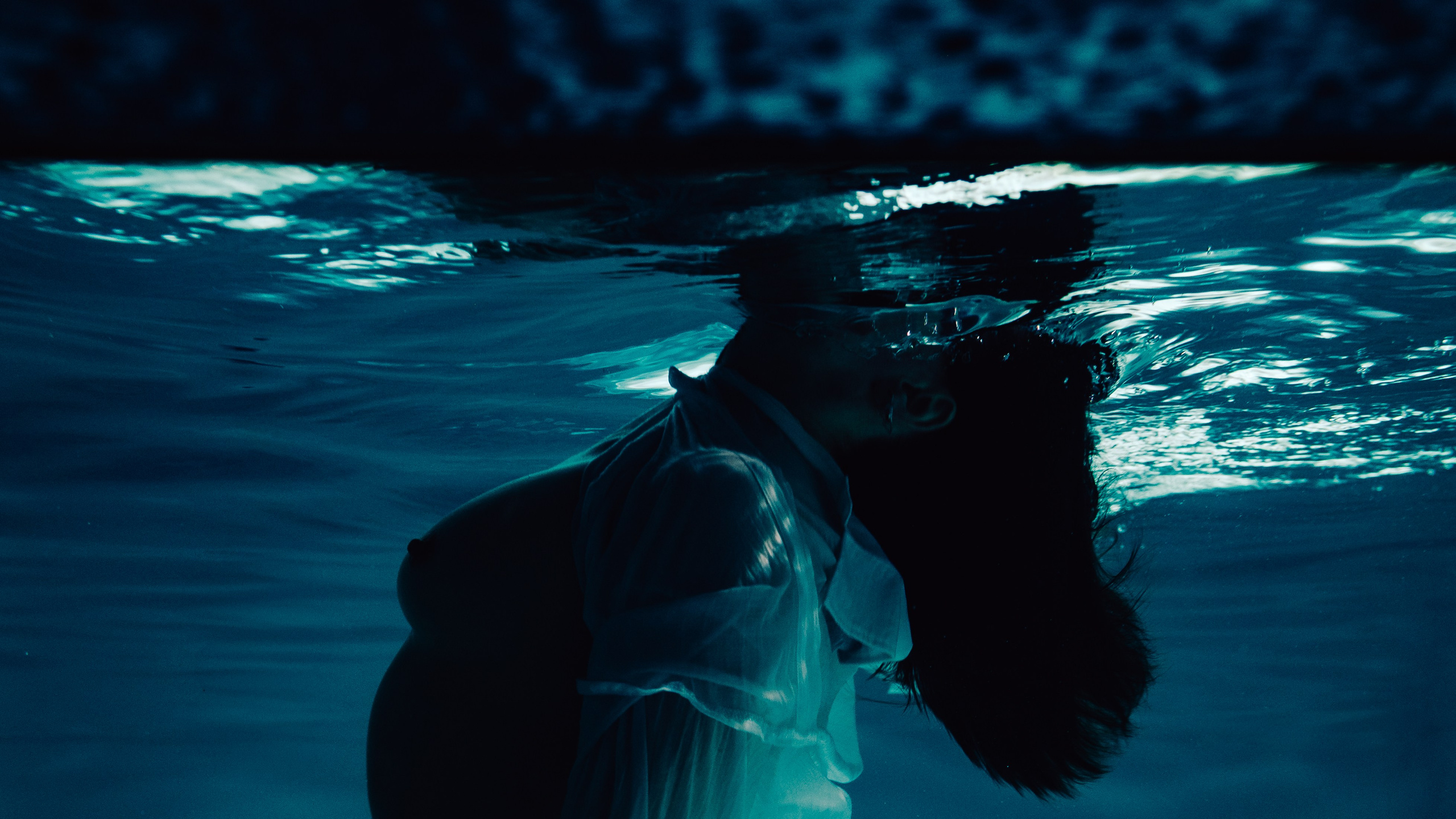 Женская съёмка под водой. Фотоведьма Дарья Нечинская