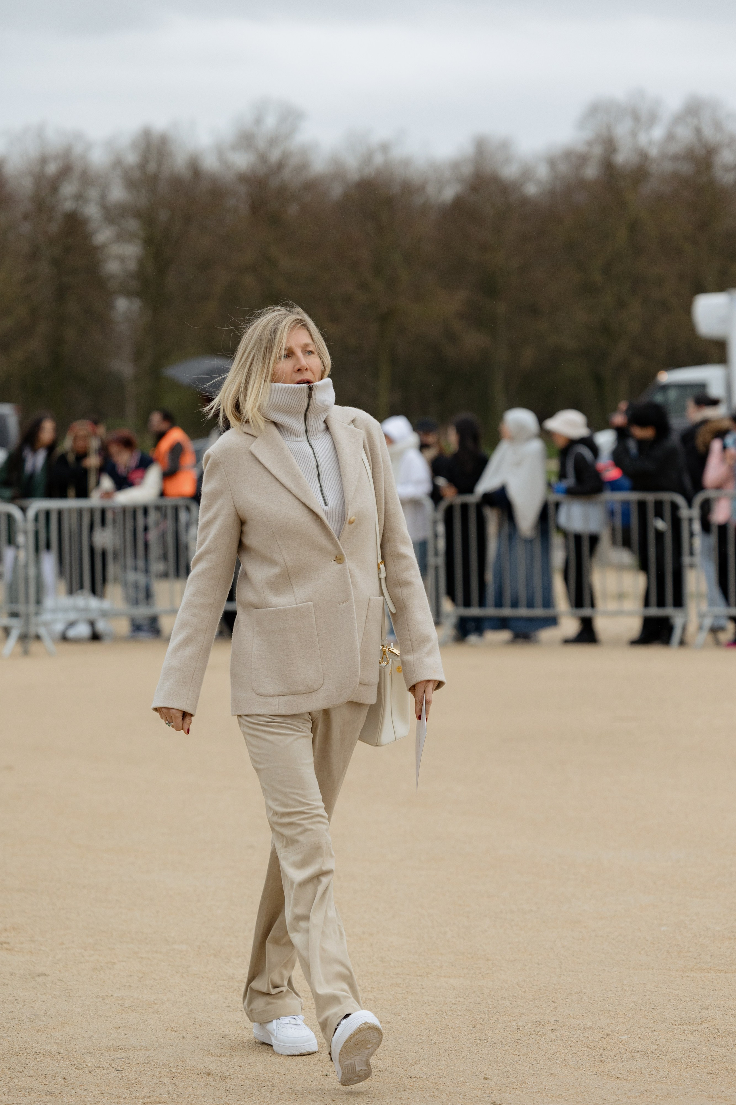 LOEWE PFW WOMENSWEAR FALL-WINTER 24/25. Photographer in Milan Ivan Goncharov