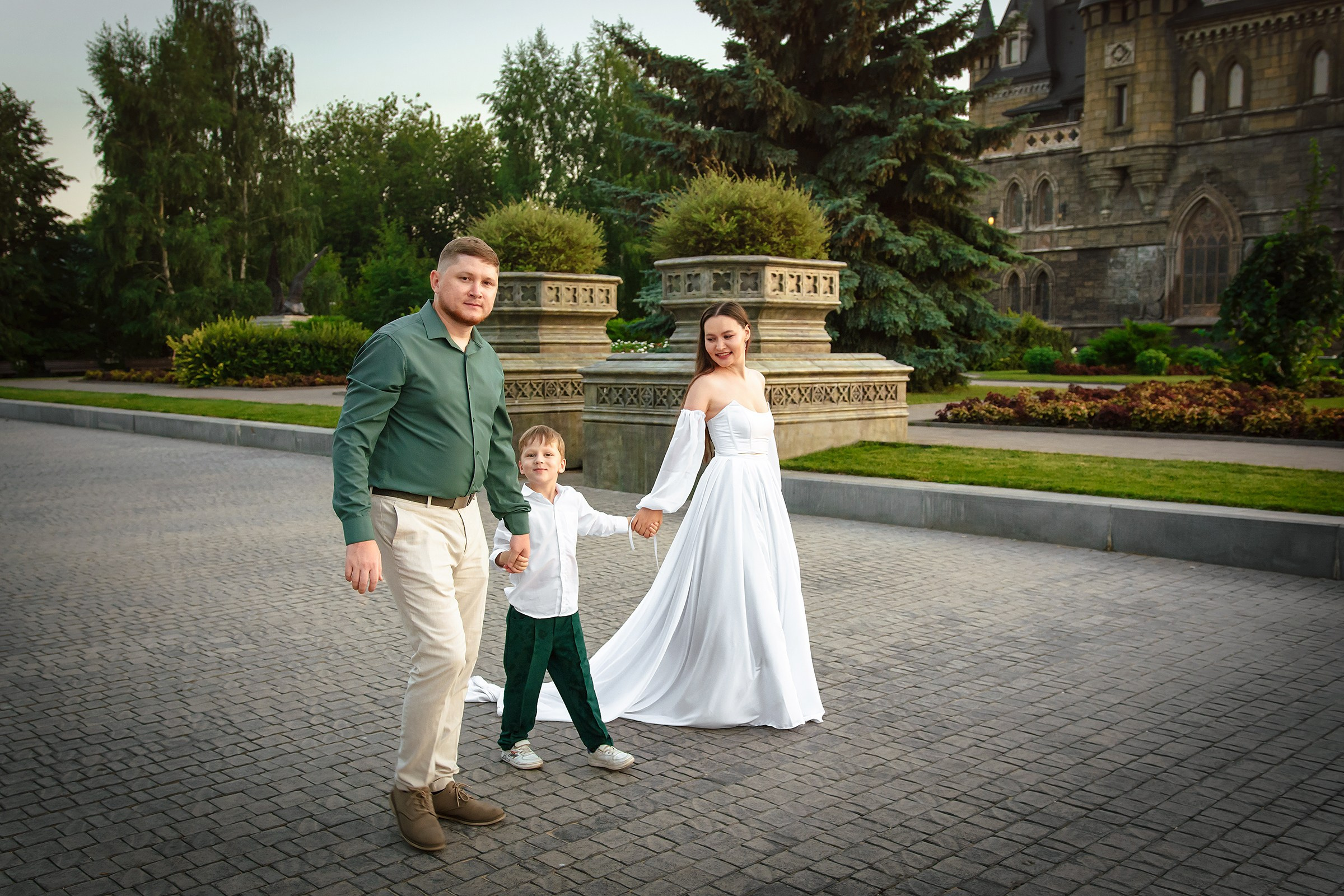 Семейная фотосессия у Замка Гарибальди. Фотограф Оксана Сафонова г. Тольятти