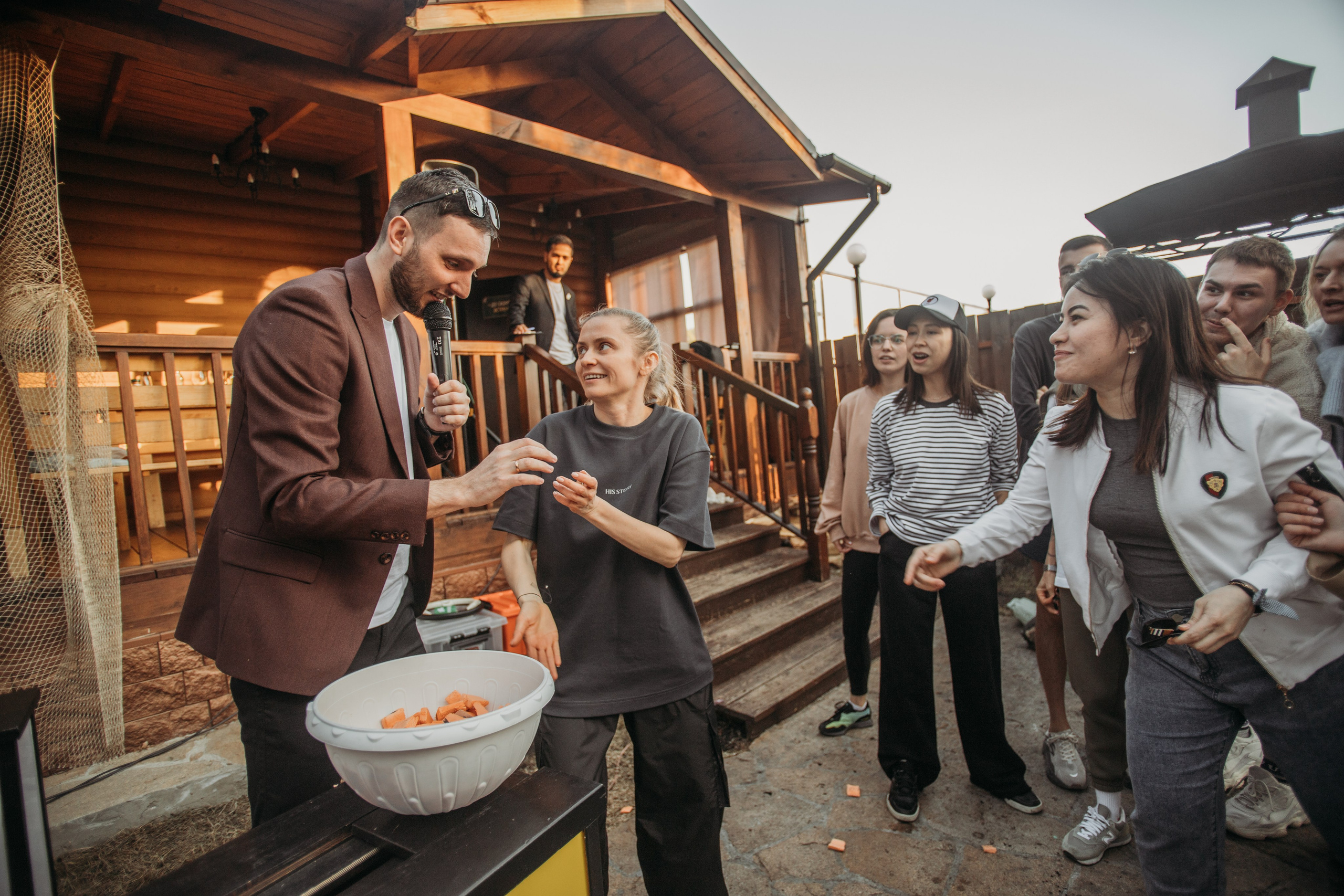 Корпоратив Muza_Arts. Венера Гайн. Репортажный фотограф  Тюмень. Обучение фотографии с 0