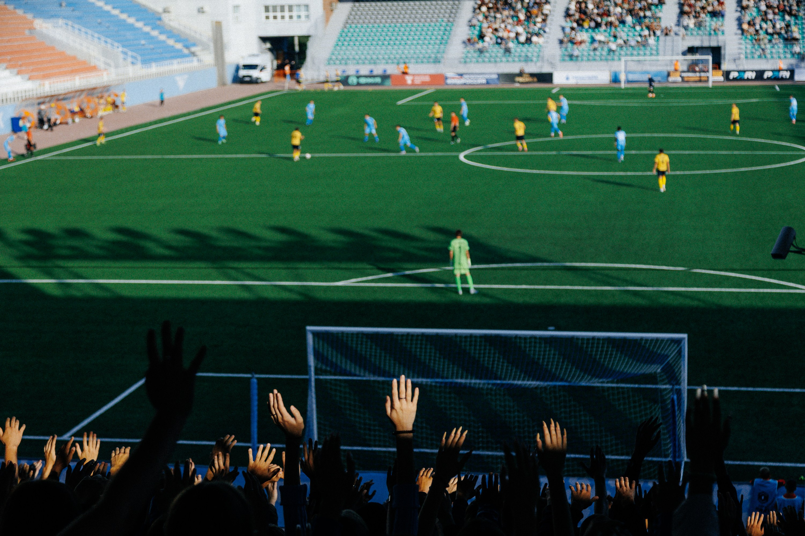 ФК ЧЕЛЯБИНСК Х ФК ВОЛГА. Репортажный фотограф Макс Брагин