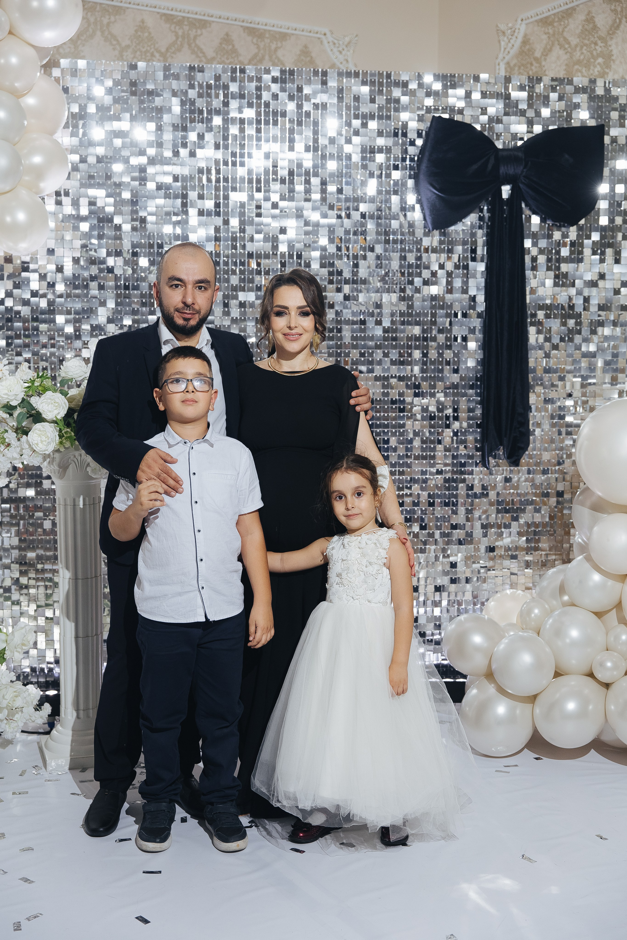 Ани и Назели. 35&5 День рождения, «Янтарь». Фотограф в Красноярске Надежда Воскресенская