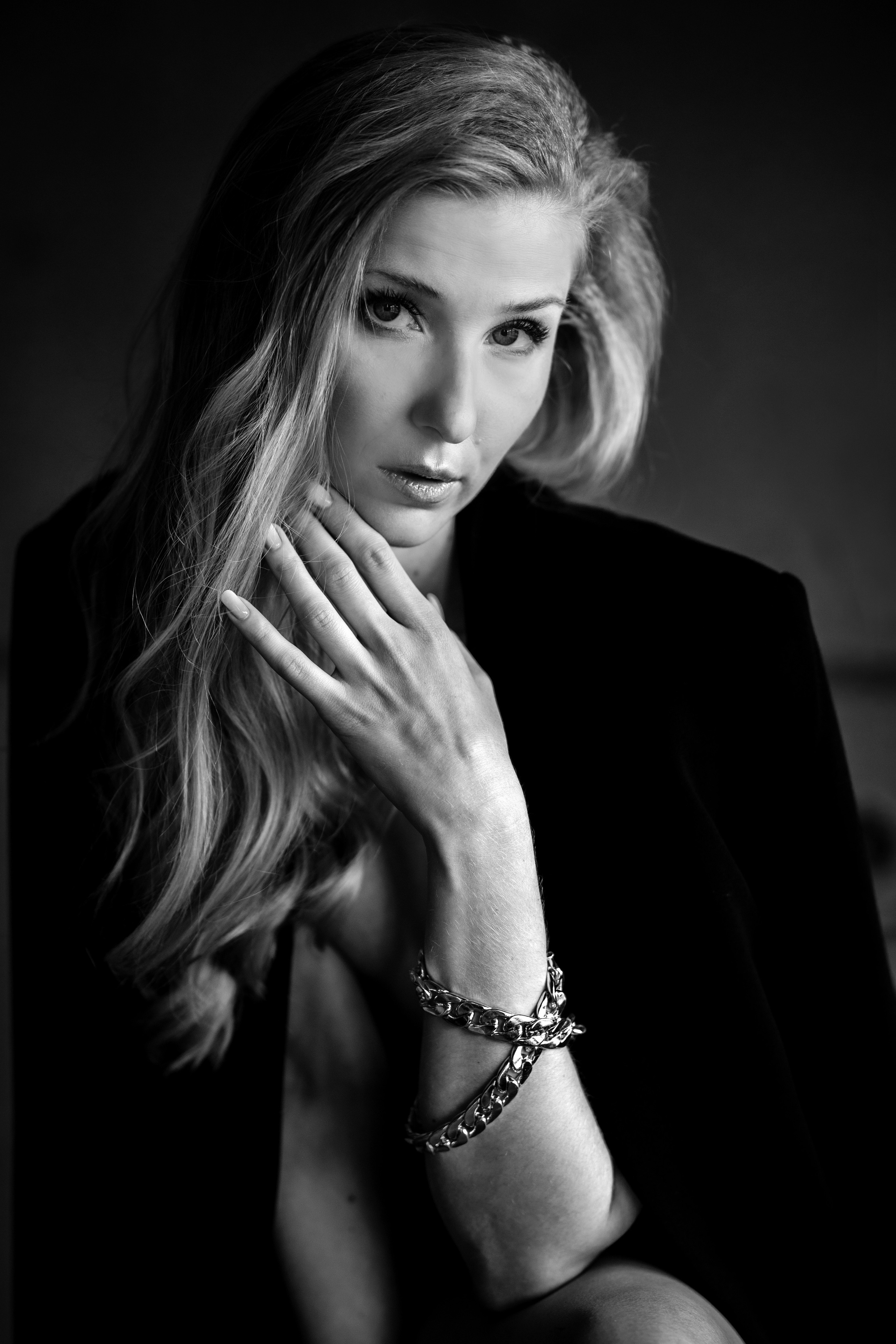 Женское. ЧБ Фотограф Ольга Лесли