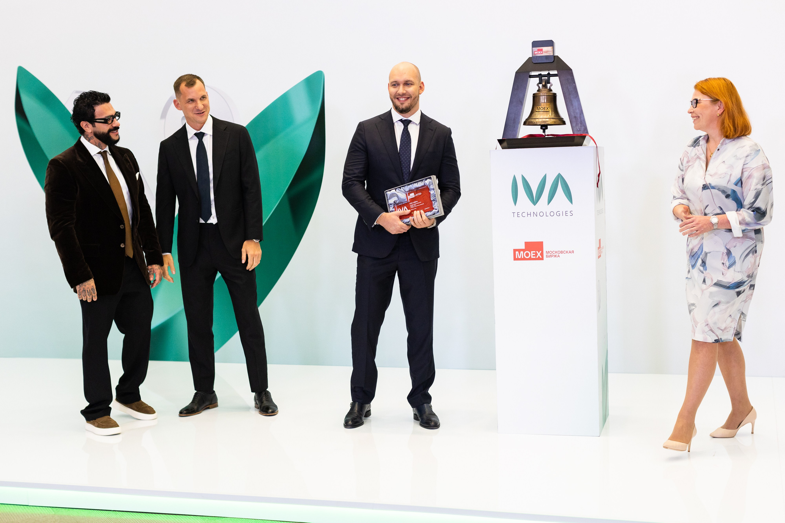 IVA на Московской бирже. Свадебный и портретный фотограф в Королёве Сергей Чихарев