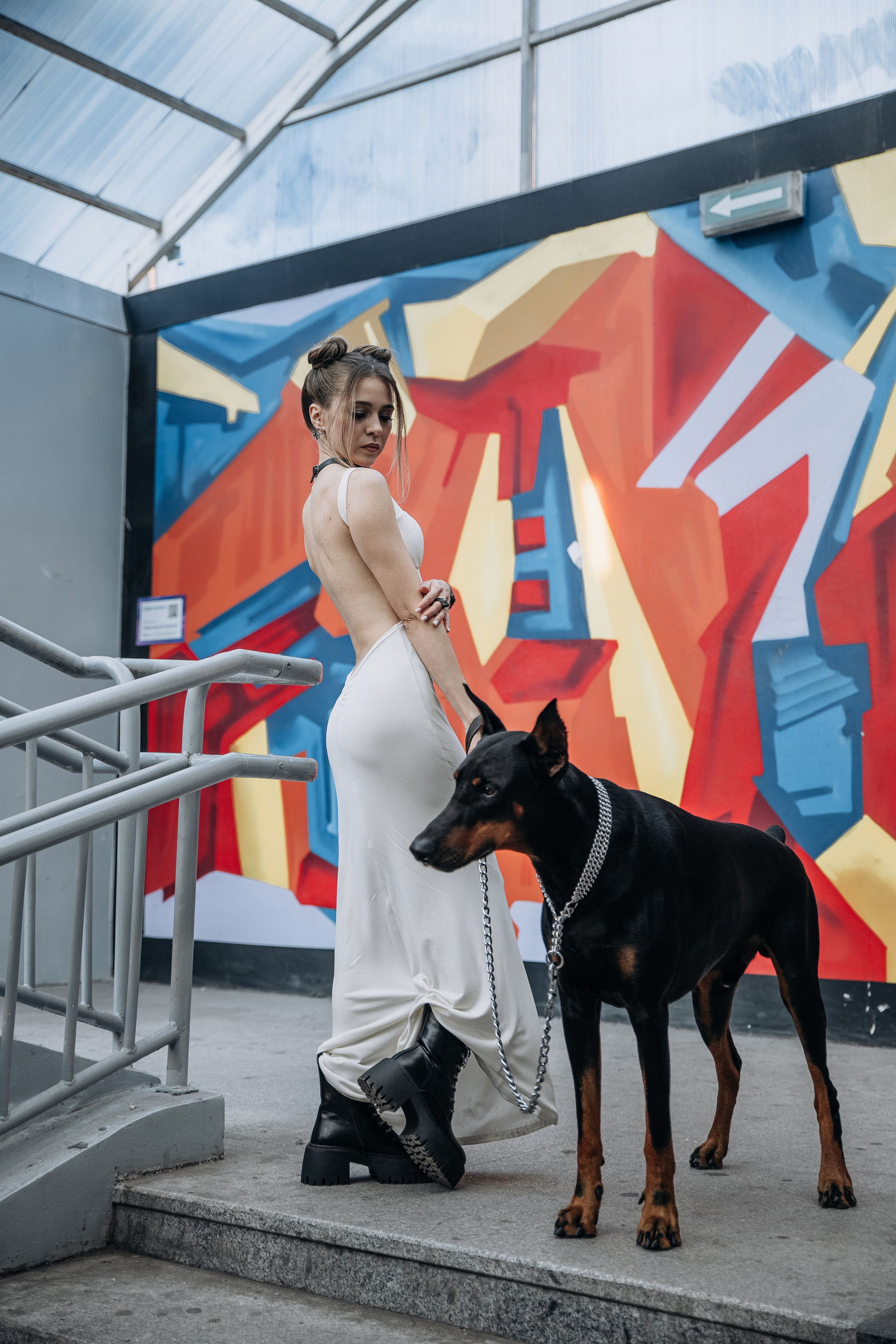 Ира и доберман. Семейный фотограф в Красноярске