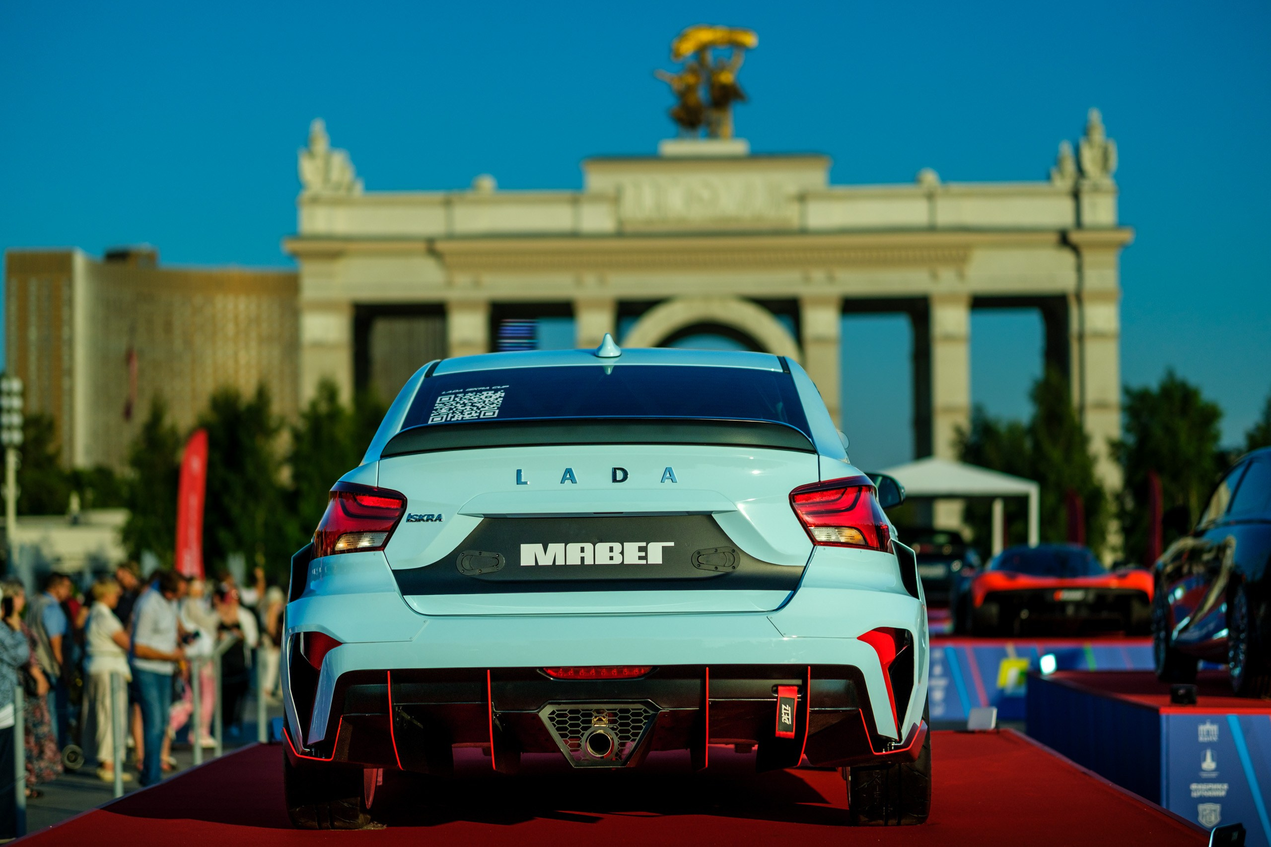 Фотосет с #АвтофестВДНХПроДвижение 2026