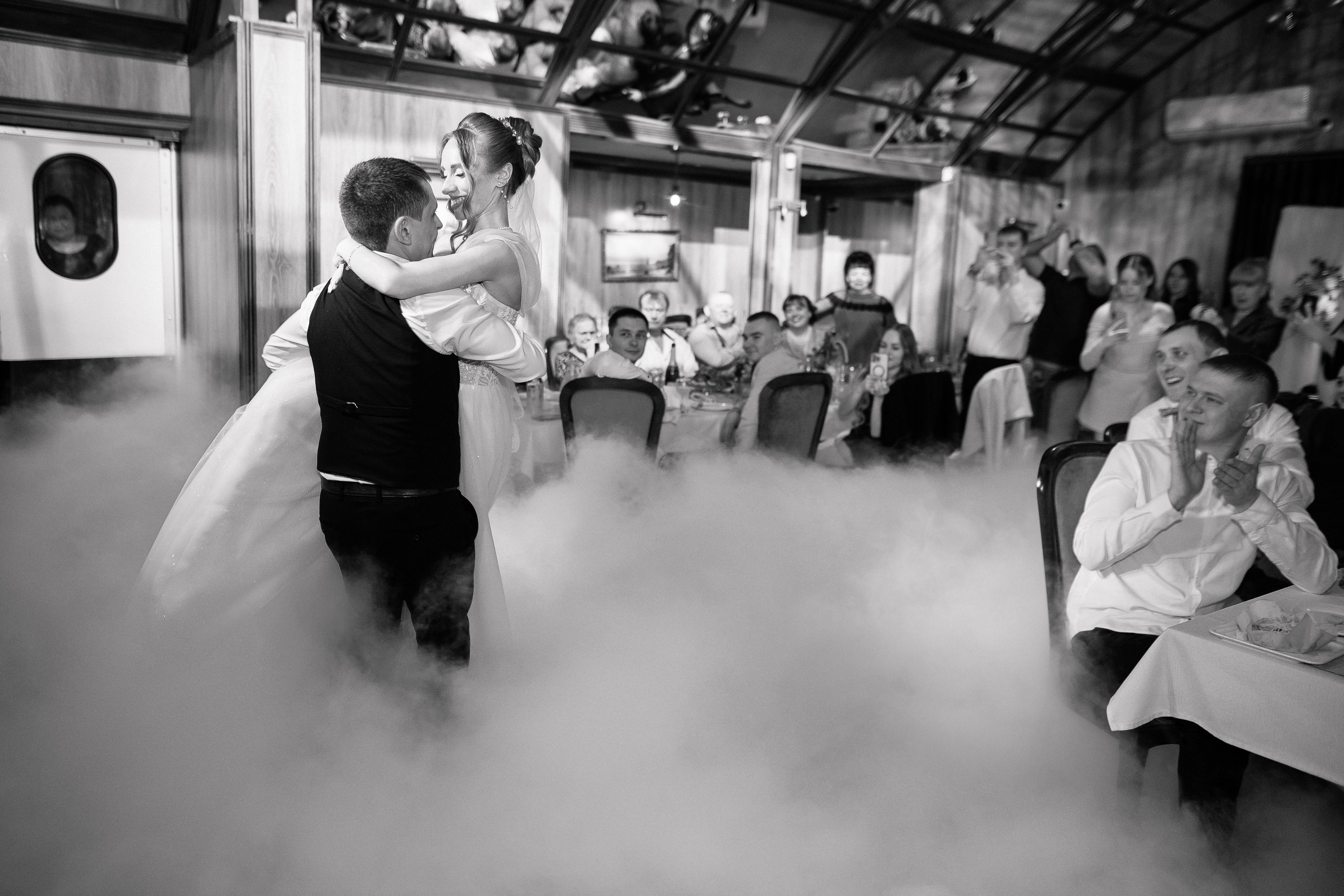 Анонс свадебных фотографий Вики и Александра. Фотограф Михаил Александров