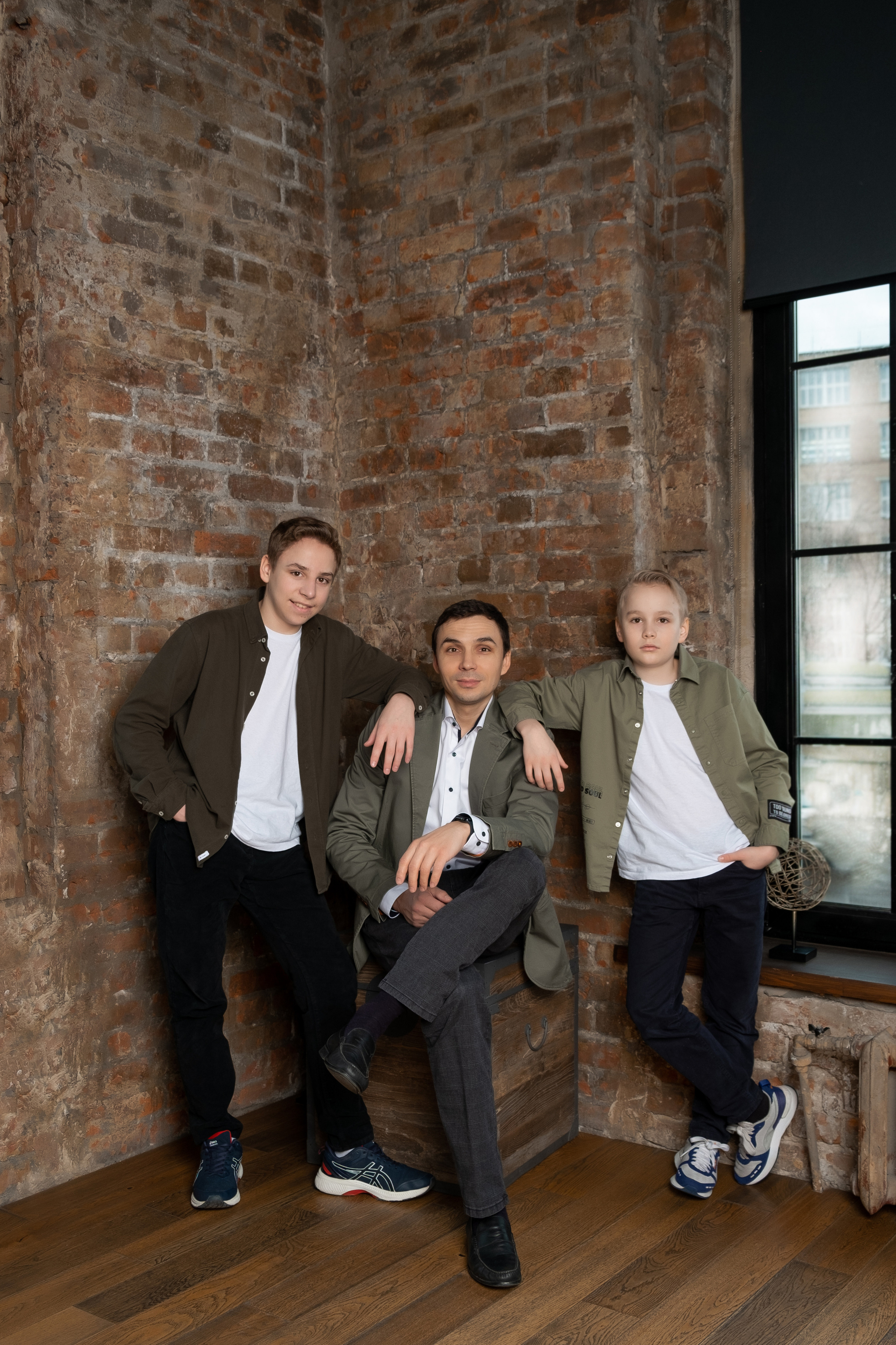 Семейный портрет в студии. Свадебный и семейный фотограф в Москве Инника Кетлер