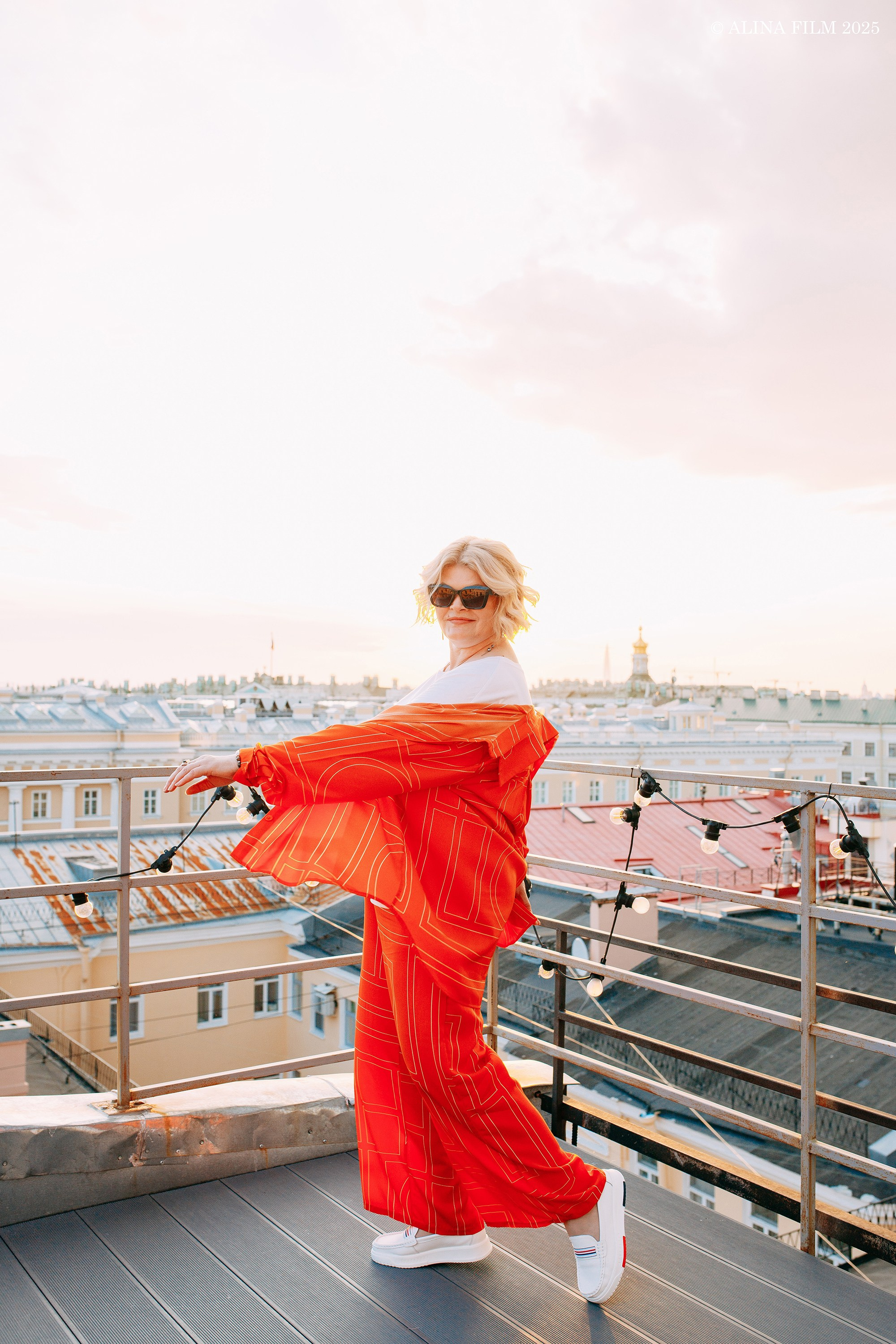 Фотопрогулка и фотосессия на крыше. Фотограф в Санкт-Петербурге Alina Film