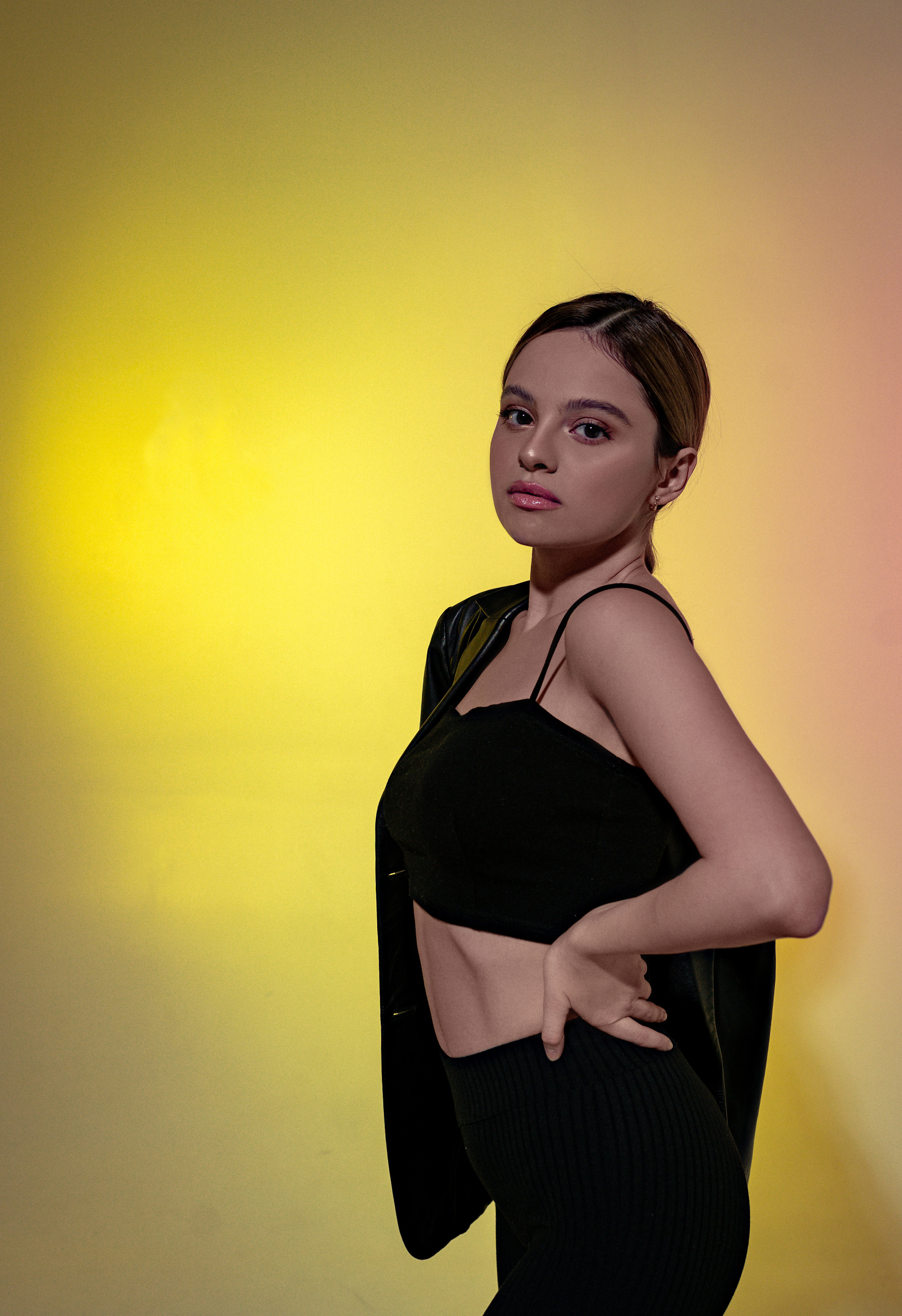 Саша. Главная