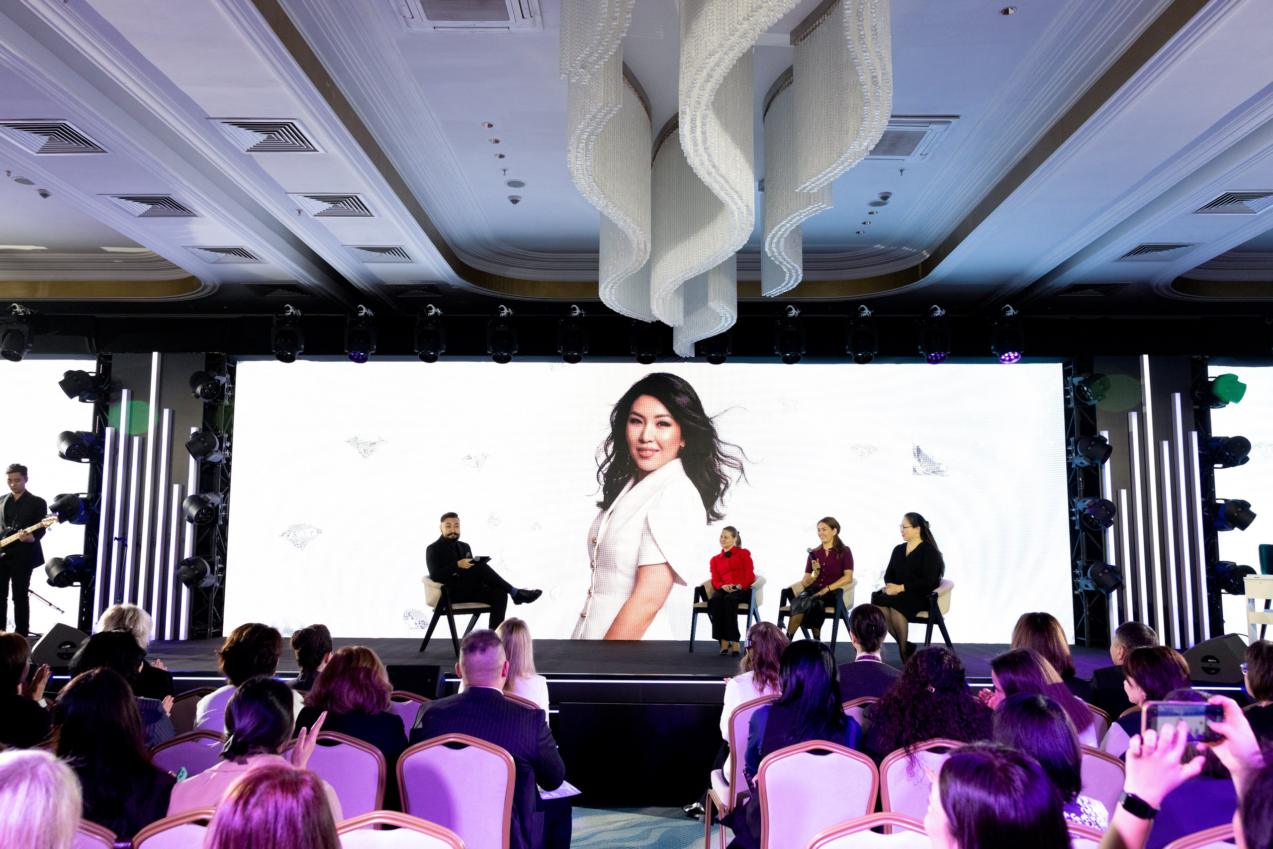 Конференция AstraZeneca 2026. Кристина Шнайдер репортажный фотограф Алматы