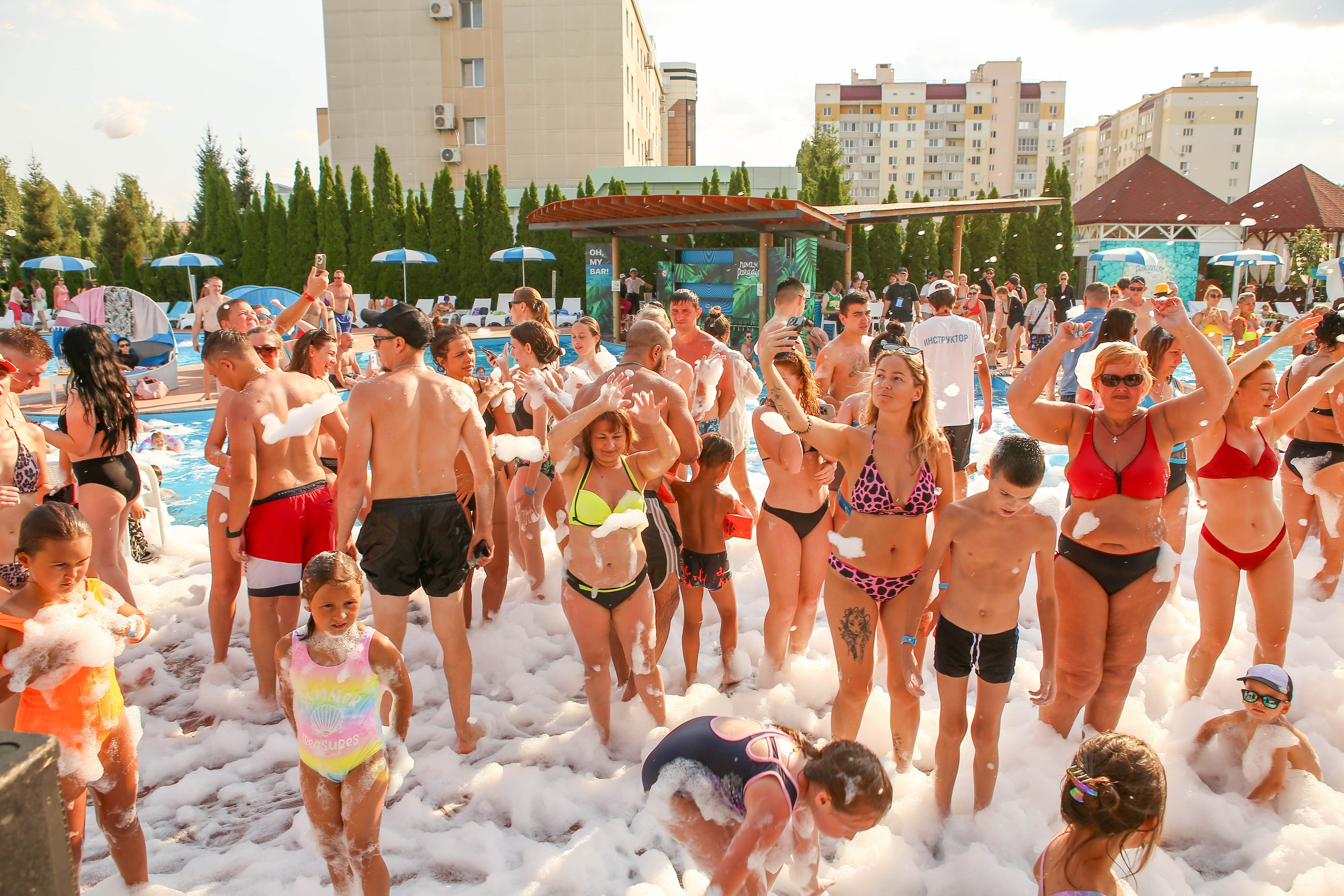 Nova Paradise. Свадебный и предметный фотограф Ренат Каламперов