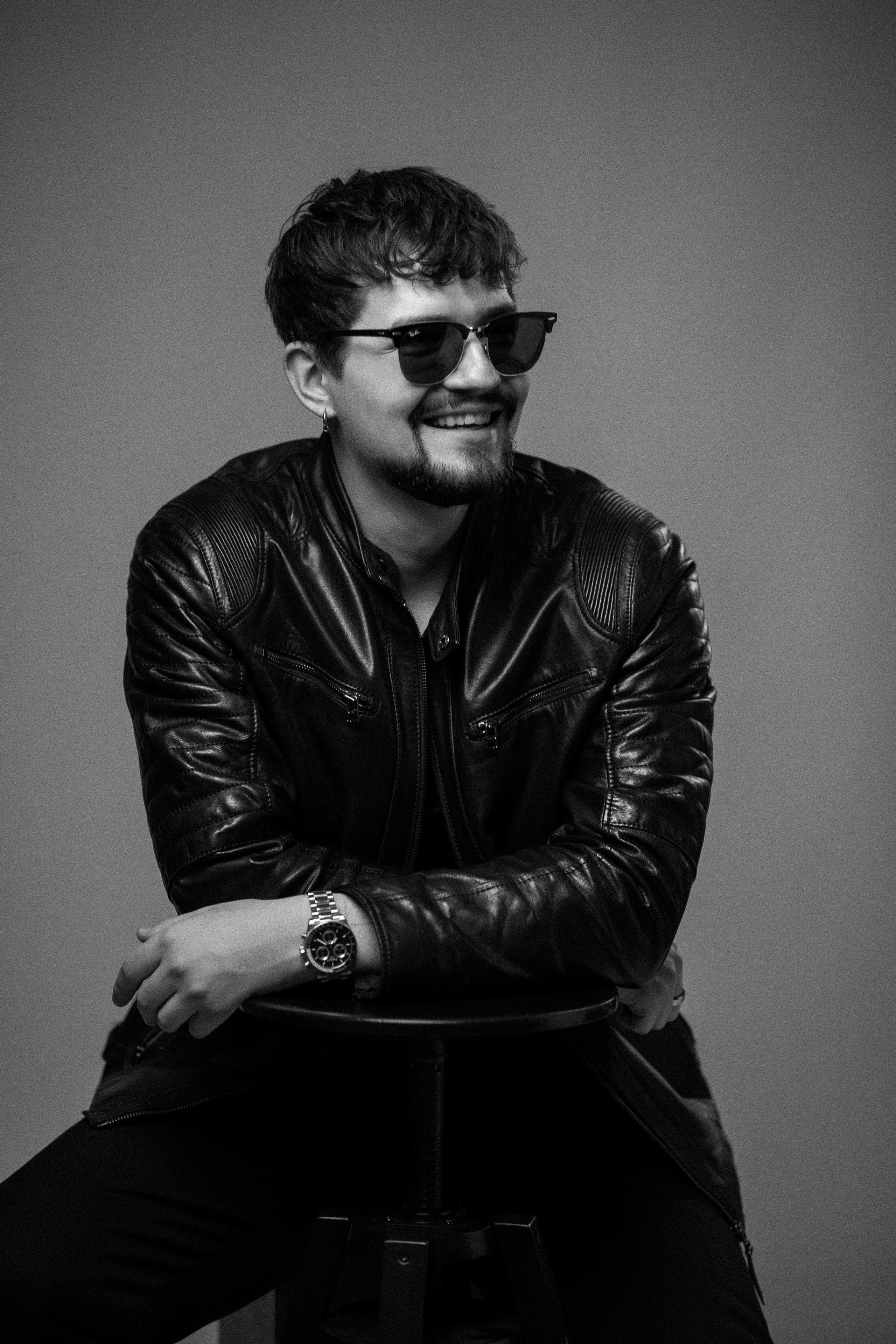 Hot barber. Portrait photographer in Minsk Slava Potalakh