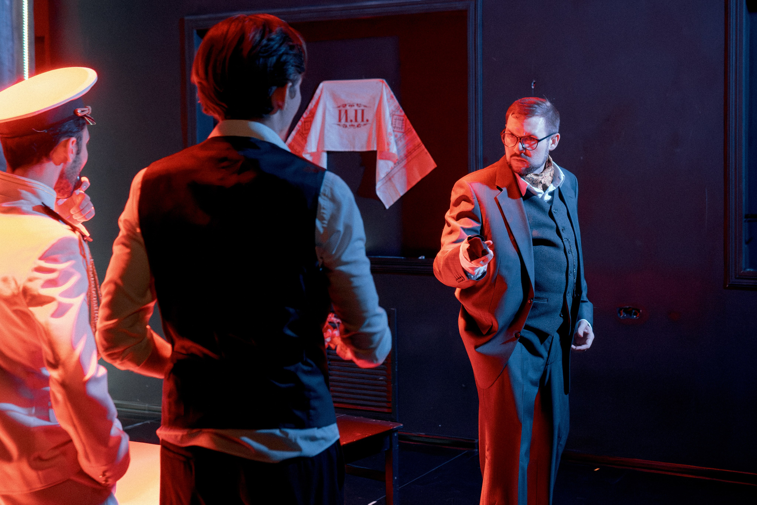 Спектакль «Женитьба». Репортажный и портретный фотограф Андрей Гаровский