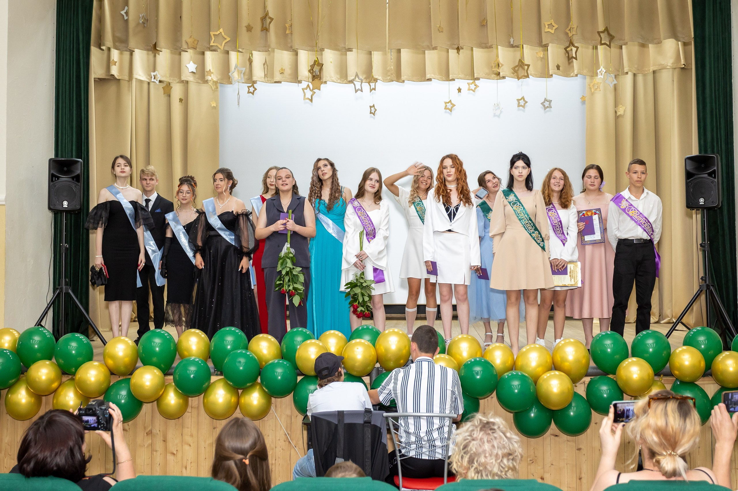 Вручение аттестата и выпускной вечер. Выпускные альбомы Майкоп, Краснодар Елена Золотарева