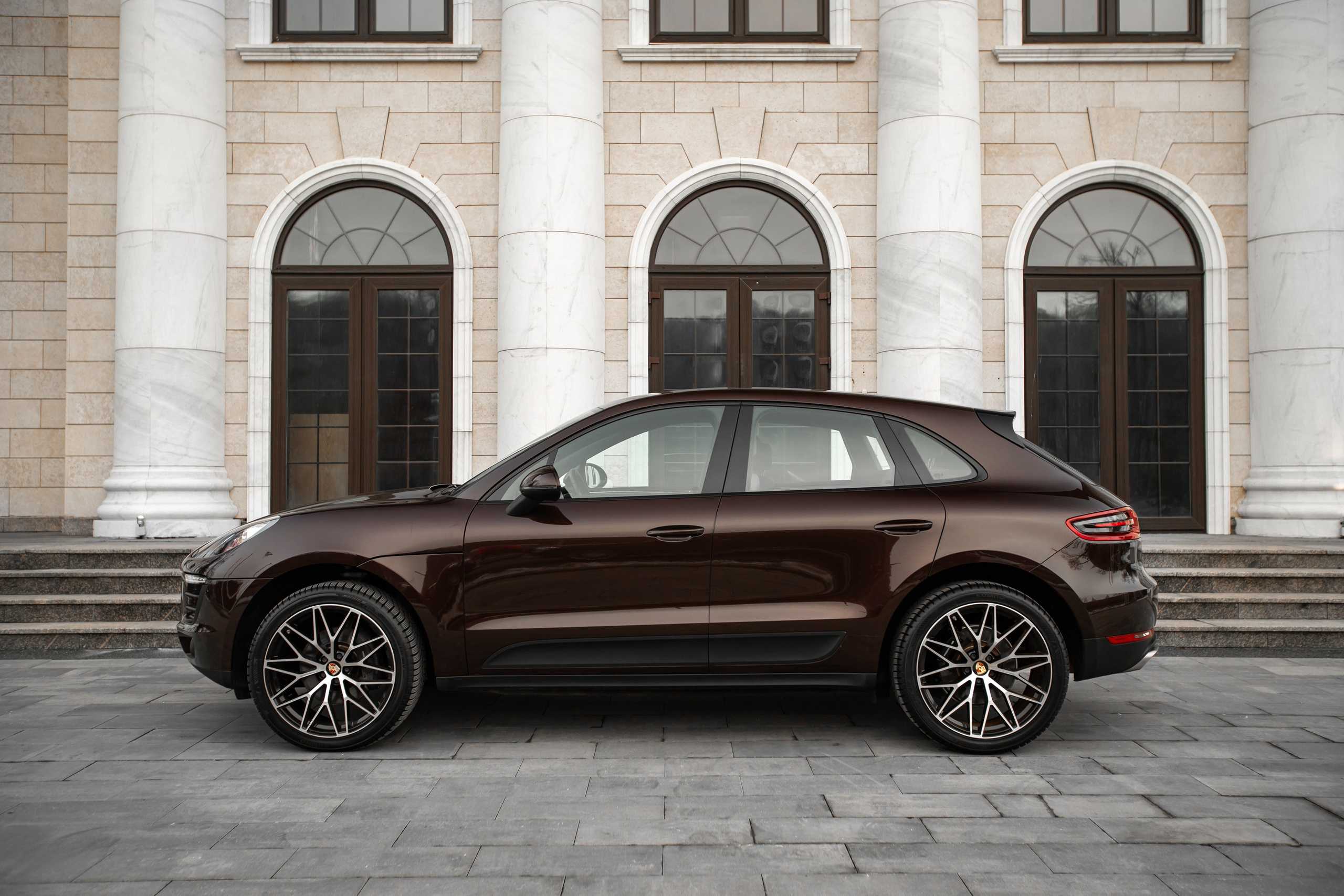 Porsche Macan. Автомобильный фотограф в Москве Андрей Емельянов
