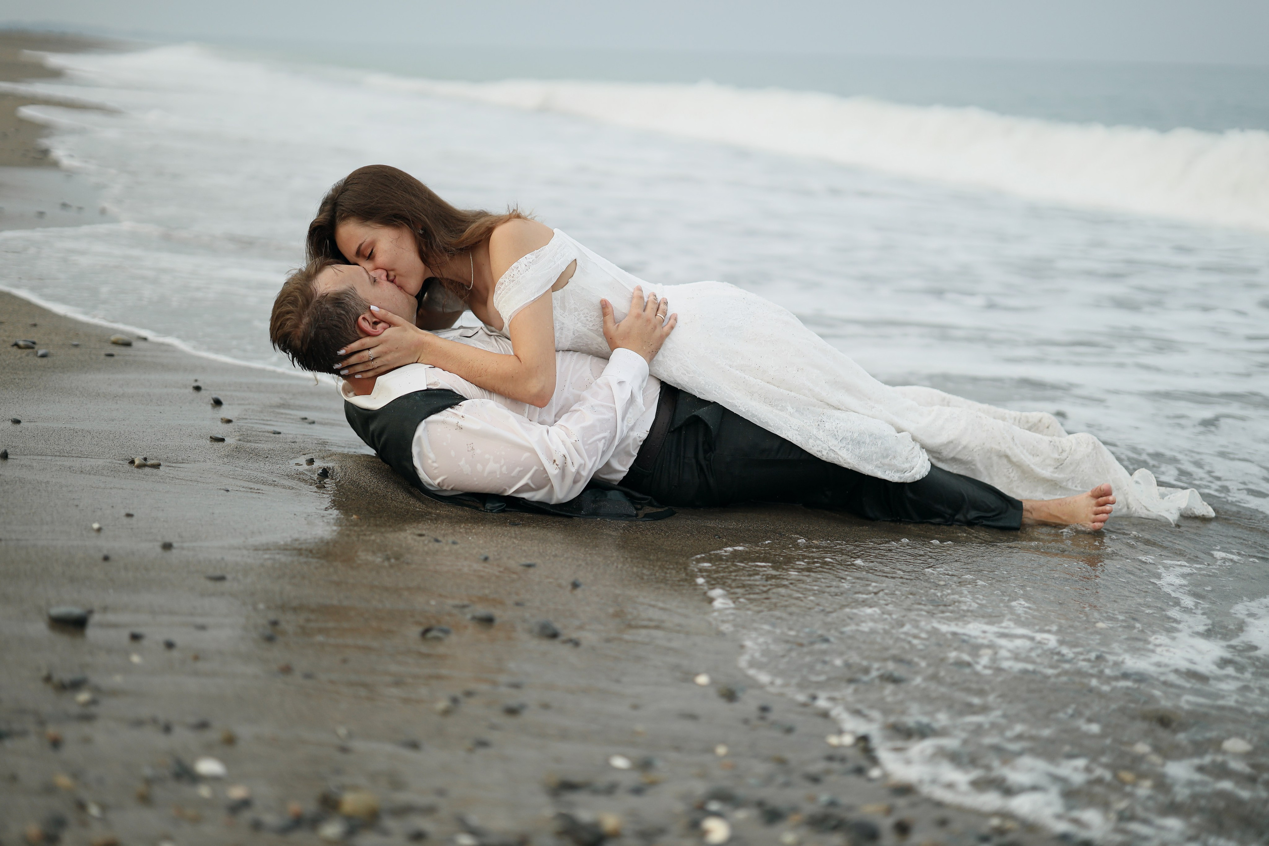 Свадебное Love — story на пляже Абхазии. Свадебный и семейный фотограф в Абхазии Жанна Соснина