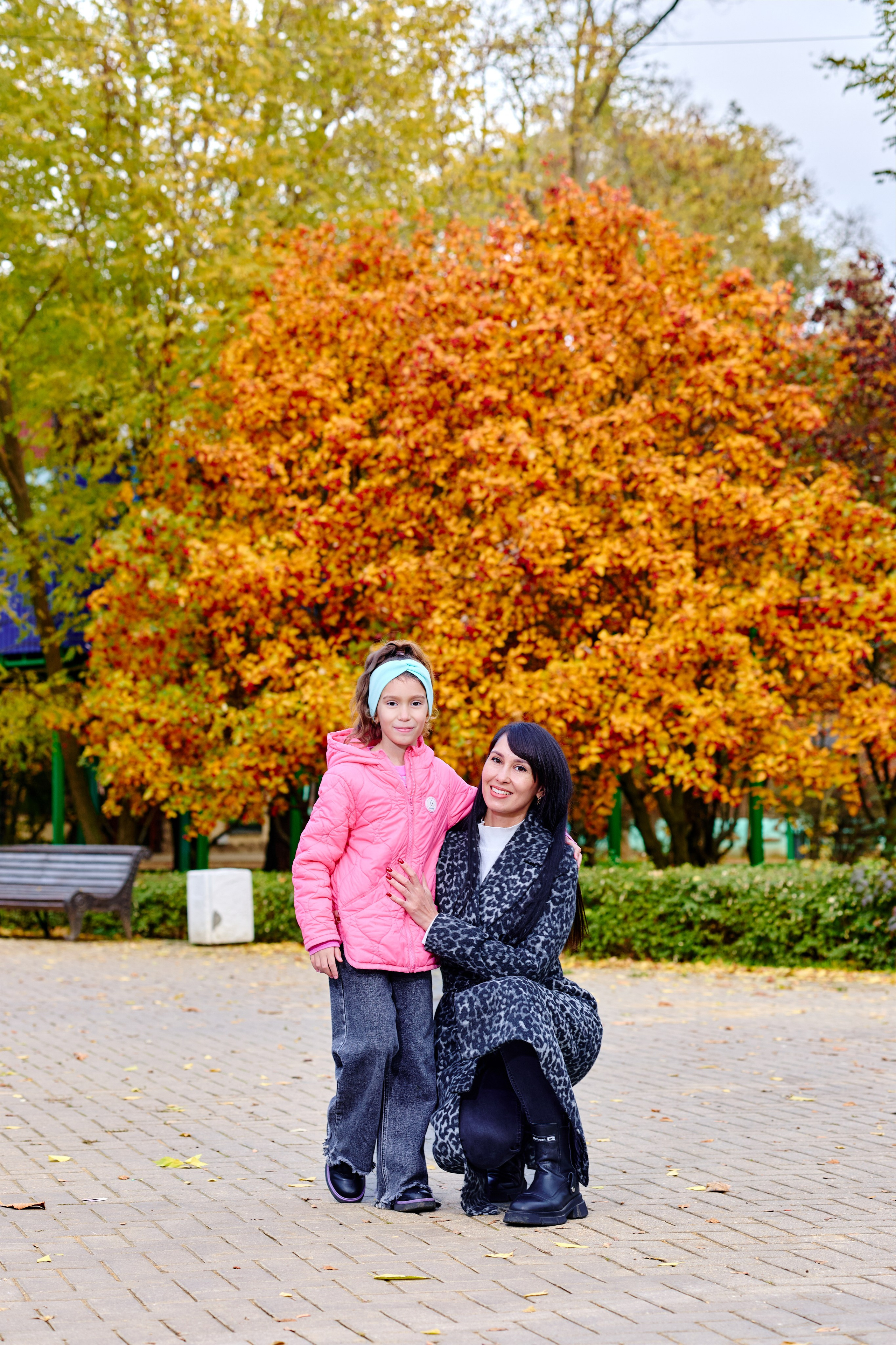 Прогулка в парке классом. Фотограф Выпускные альбомы Таганрог Сергей Коробченко