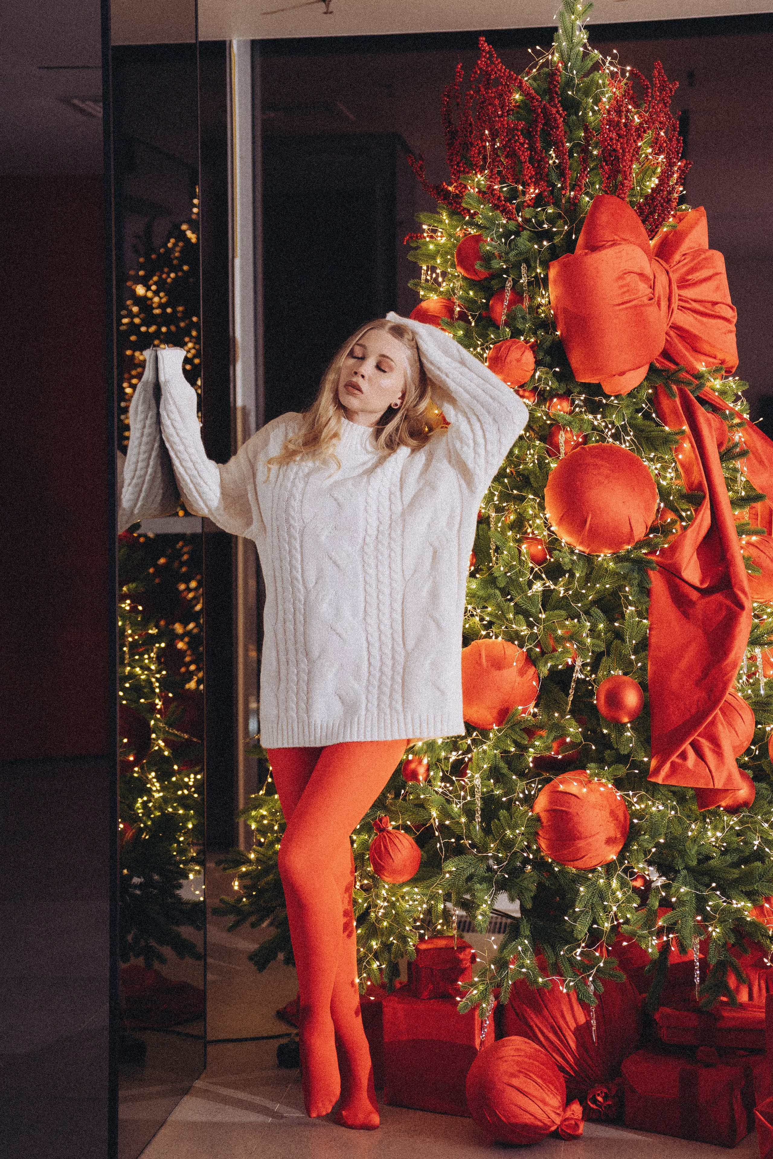 ФОТОСЕССИЯ К НОВОМУ ГОДУ В СТУДИИ С ЕЛОЧКОЙ КРАСИВЫЙ ОБРАЗ. Профессиональный фотограф, Санкт-Петербург — Виктория Богомолова