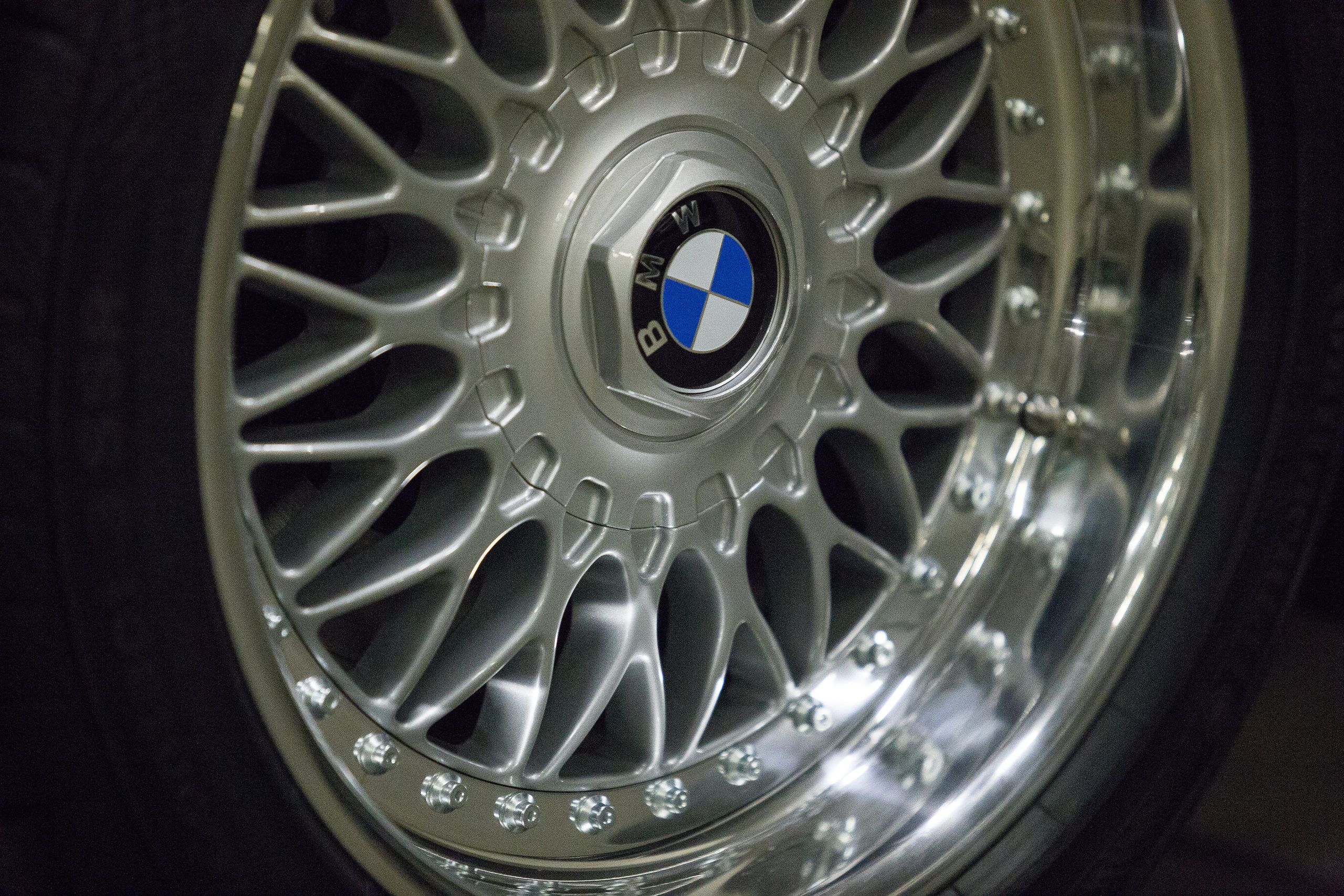 Коммерческая и tfp фотосъемка автомобилей в Москве и МО. Видеосъемка свадеб и лавстори, студийная съемка, видеопортреты, фешн-съемки в Москве и МО