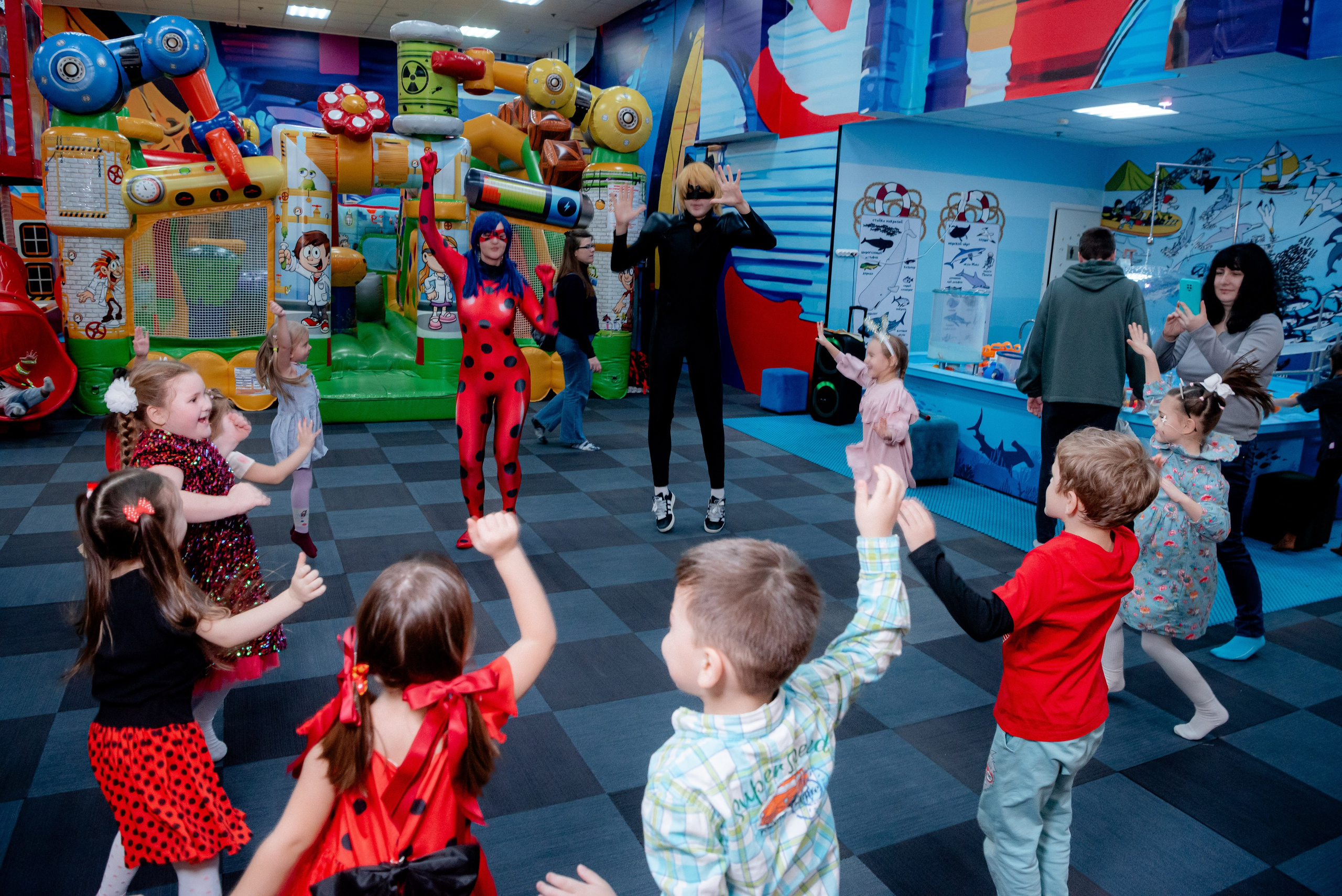 ДР в Локо Мотив Аниматоры Леди Баг. Фотограф в Волгограде и Волжском Александр Горбань