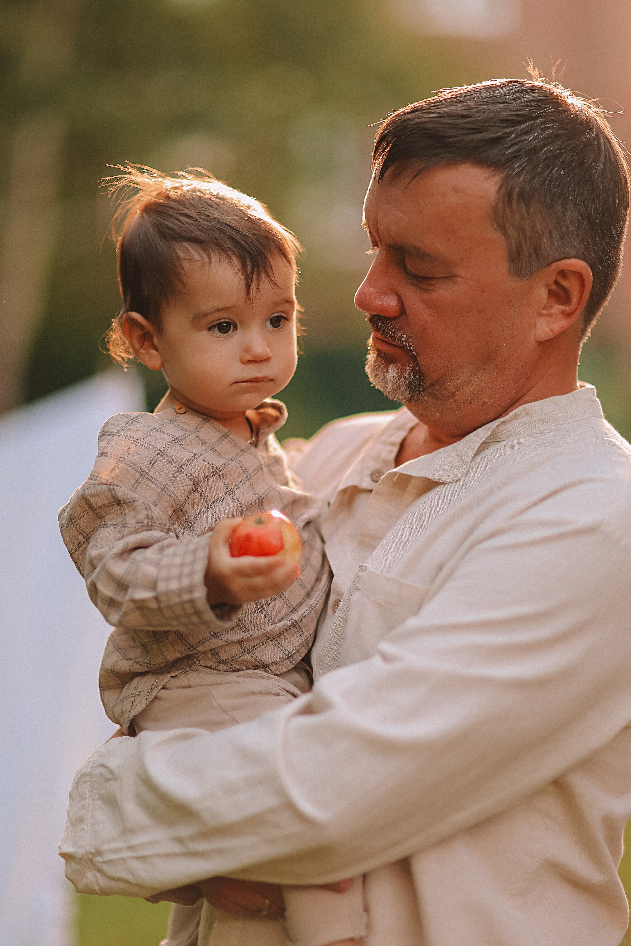 Стирка у дома. Семейный фотограф Тюмень, фотограф на роды Салмина Мария