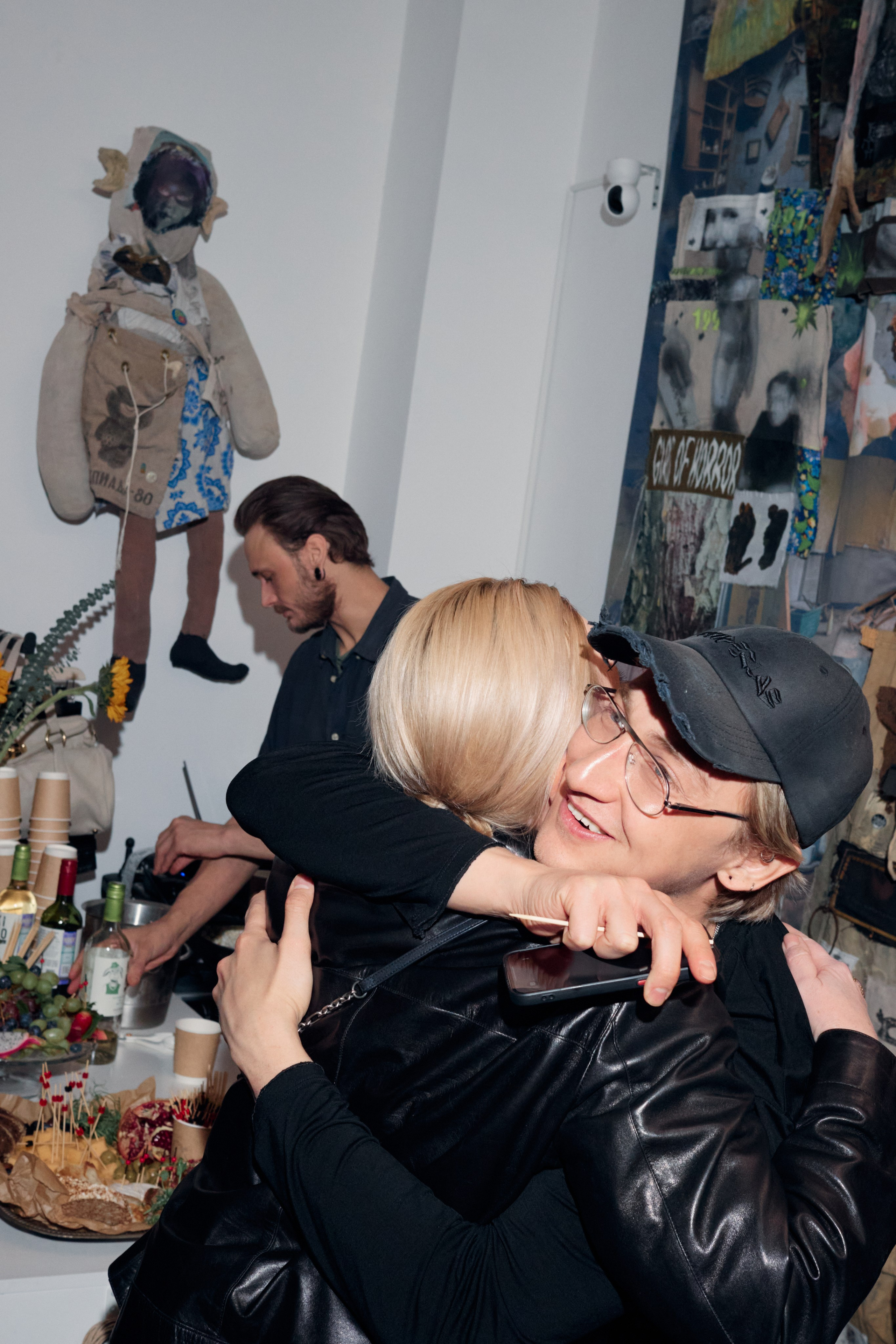 ПИФ-ПАФ Супершоп | вернисаж выставки SOBO GALLERY х ПИФ-ПАФ. Фотограф Михаил Николаев