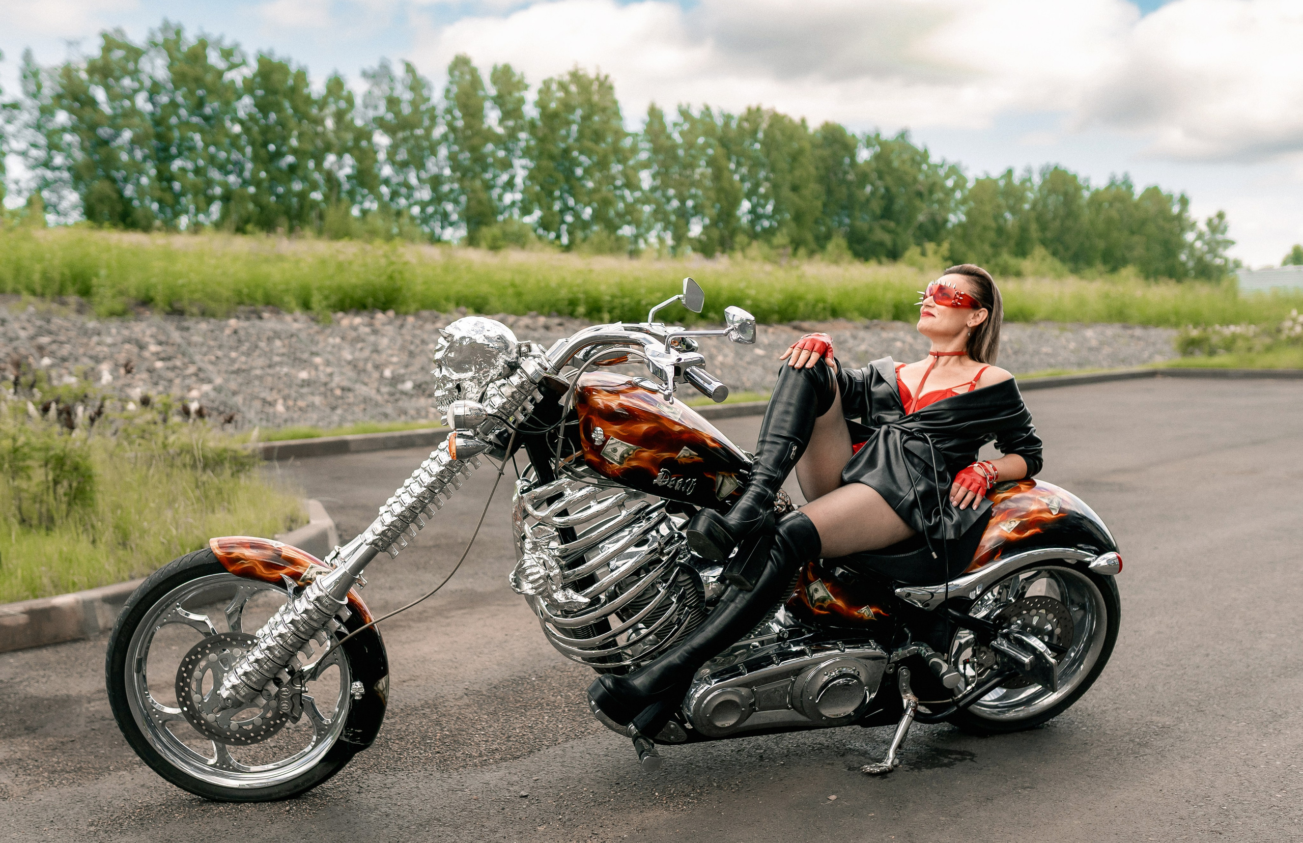 Женская фотосъемка с автомобилями. Фотограф Ким Наталья в Красноярске