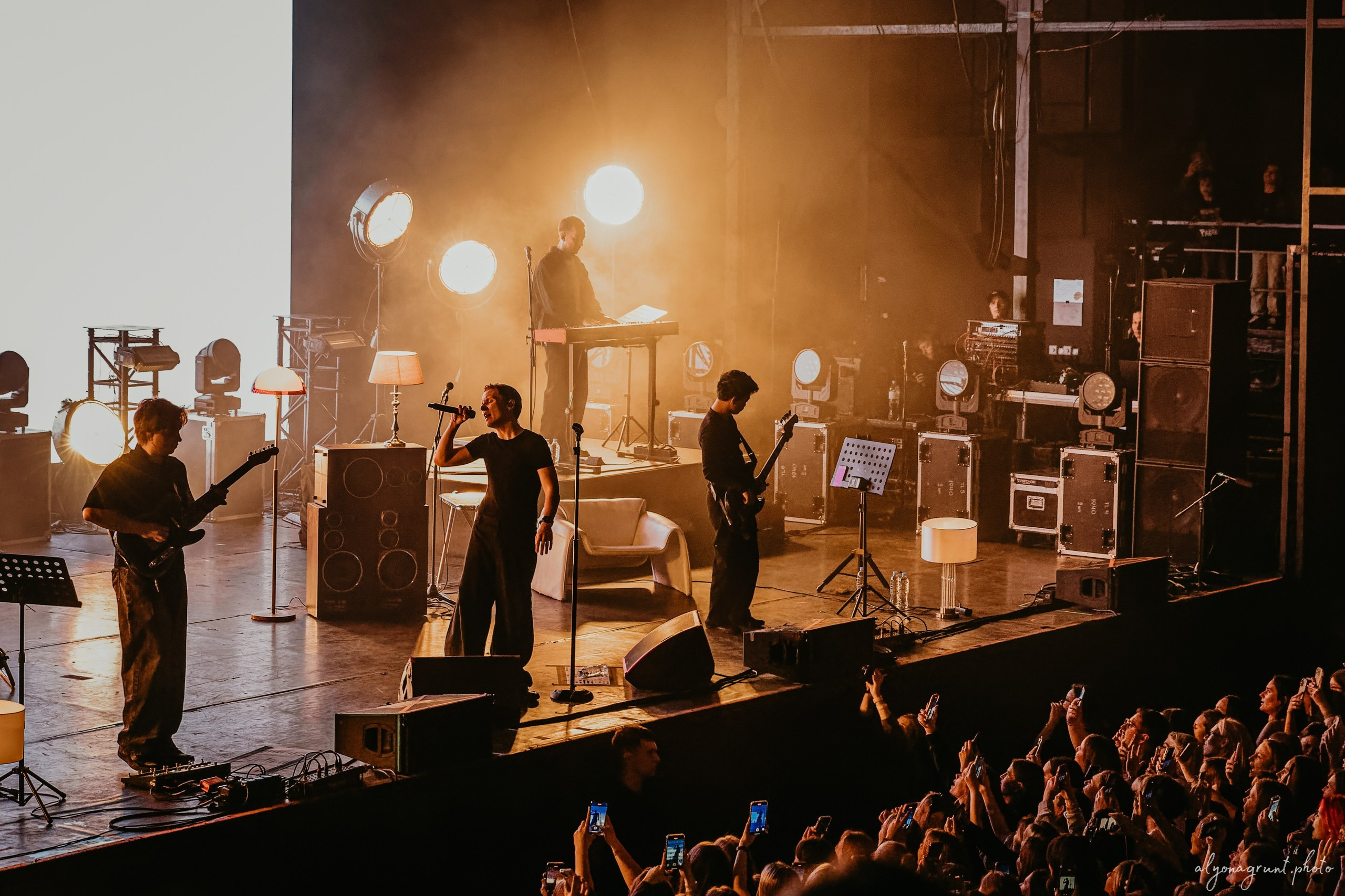 Ваня Дмитриенко, фоторепортаж СПб, A2, 23.10.2025. Алена Адрианова: фотограф в Санкт-Петербурге