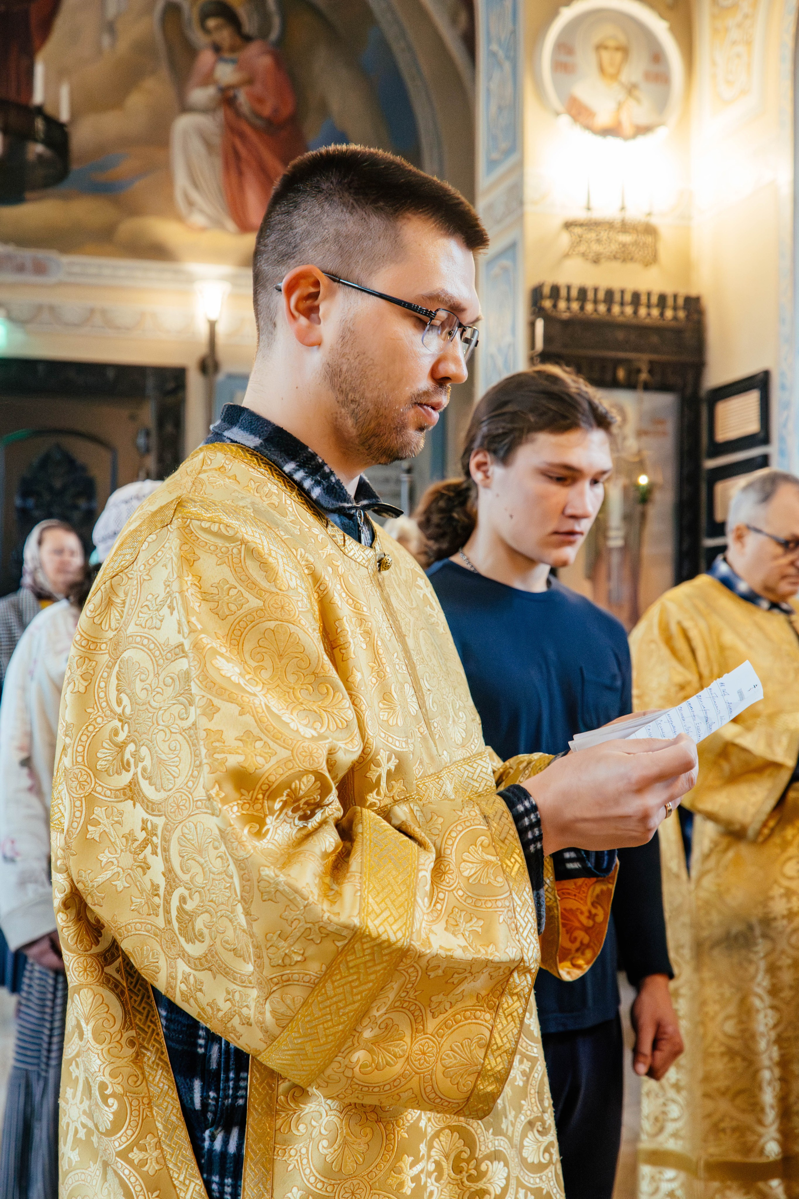 Литургия в храме блж. Ксении Петербургской д. Слобода. Фотограф Москва Валерия Веденина