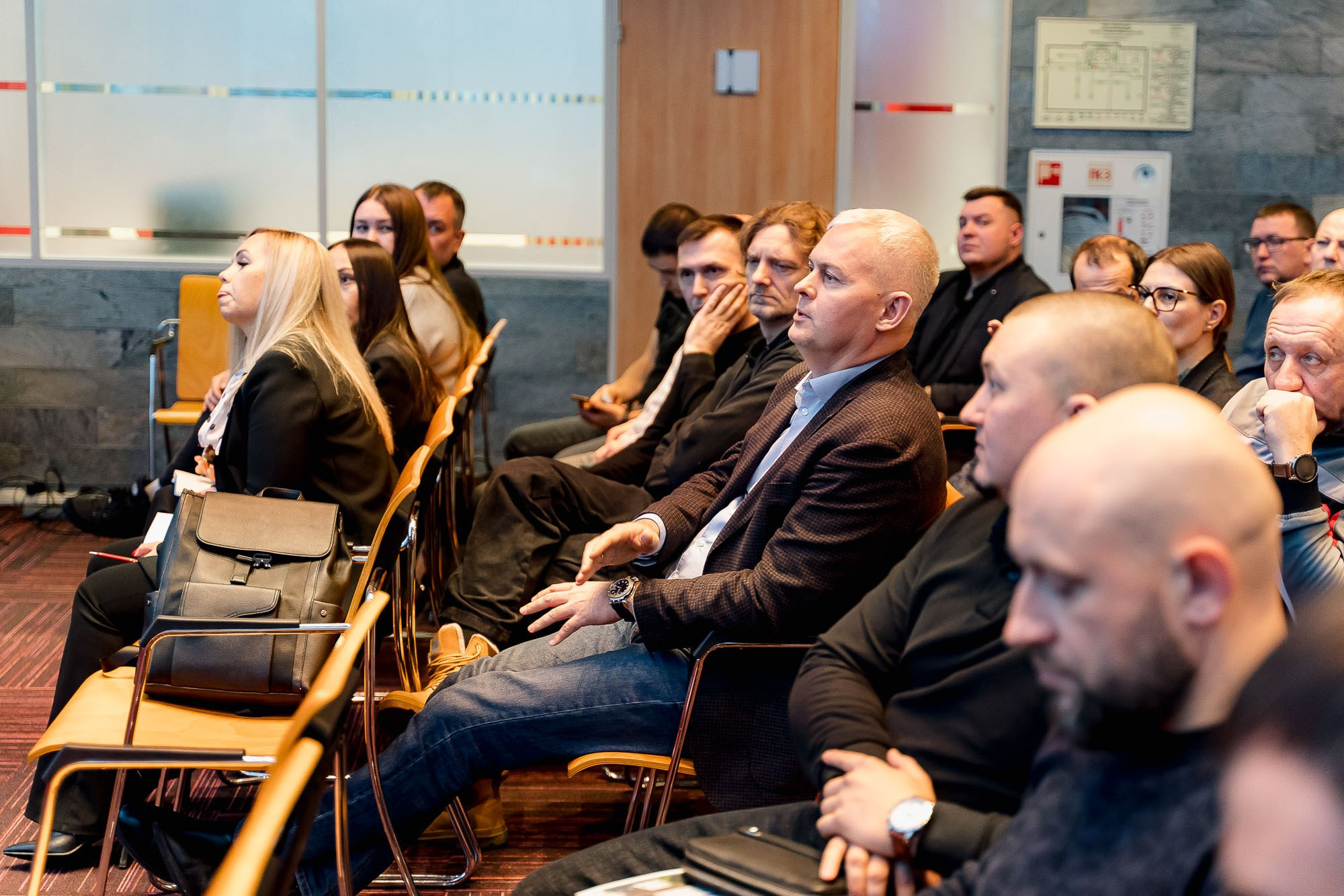 Брусника. Ассоциация партнеров. Сергей Кошкин. Репортажная и ивент-фотография в Сургуте