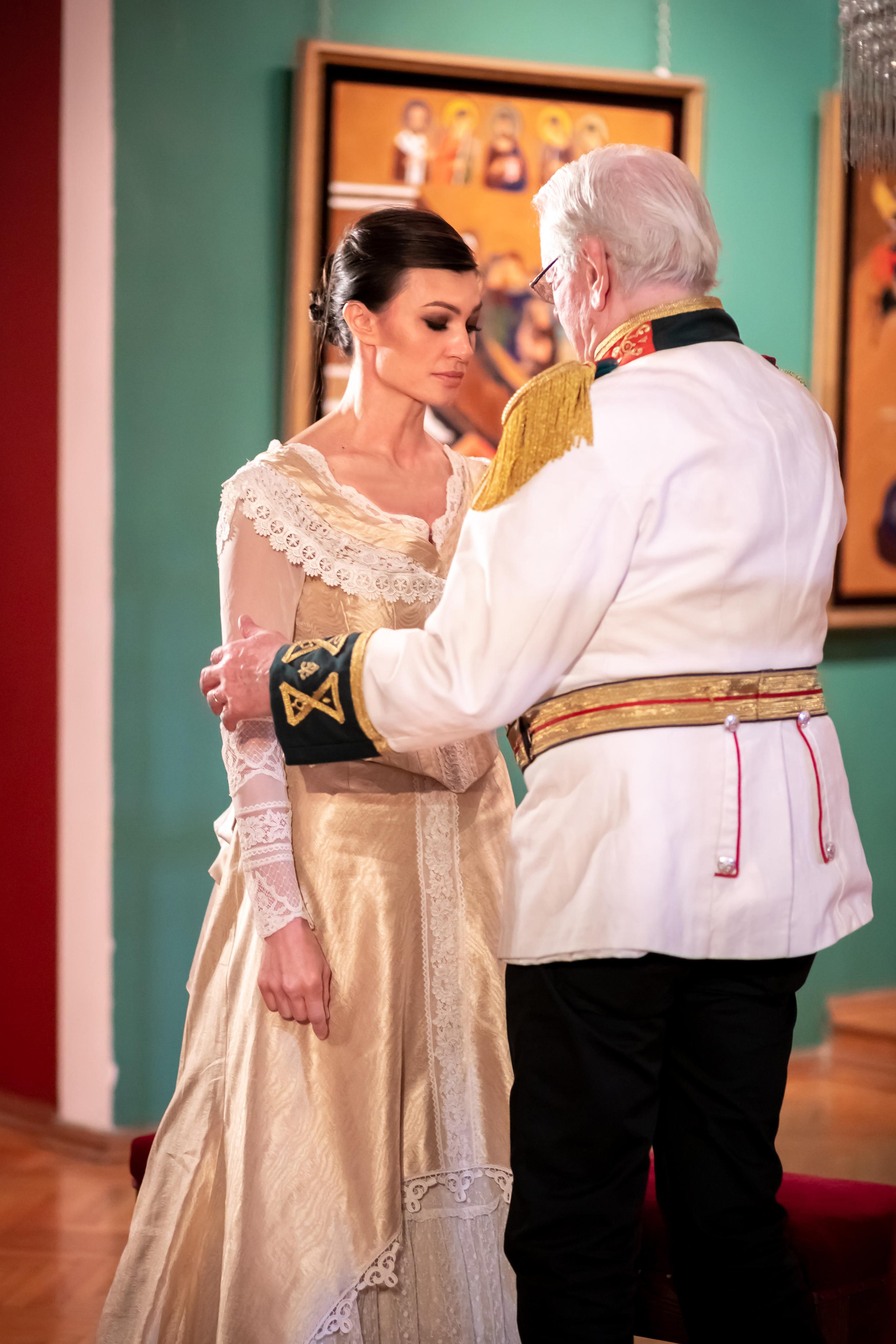 Спектакль из репертуара театра Киноактера в галерее Зураба Церетели 15.04.2022. Фотограф крещения и венчания Антонова Надежда г. Москва