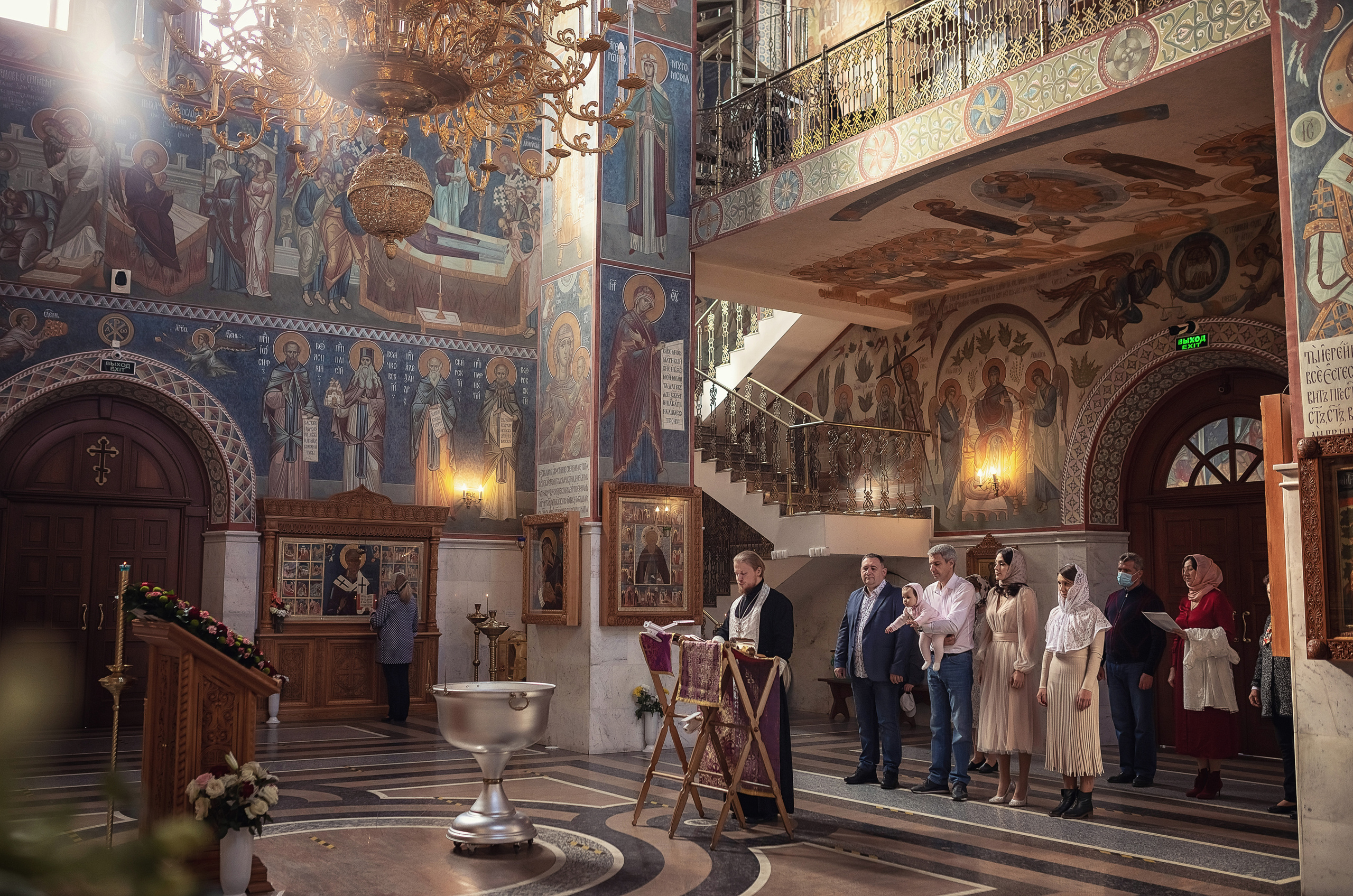 Крещение в храме Рождества Пресвятой Богородицы в Королеве 30.09.2020. Фотограф крещения и венчания Антонова Надежда г. Москва