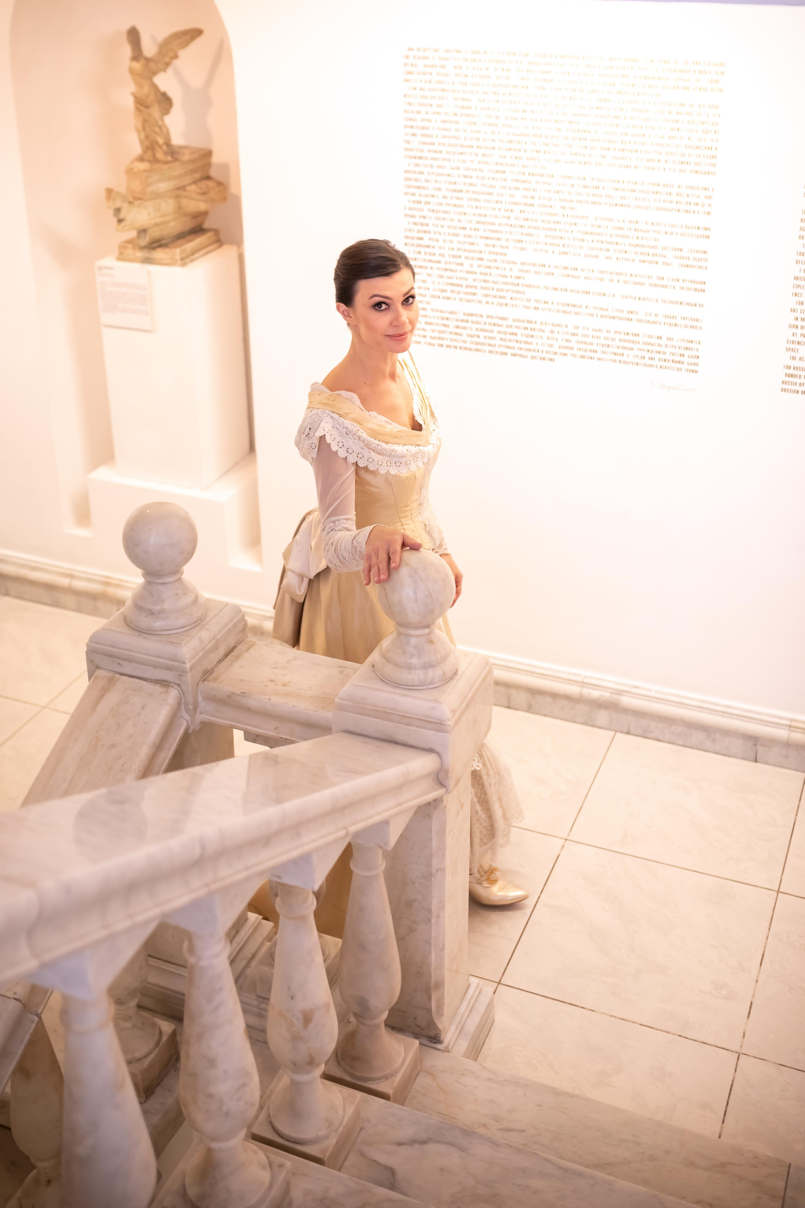 Спектакль из репертуара театра Киноактера в галерее Зураба Церетели 15.04.2022. Фотограф крещения и венчания Антонова Надежда г. Москва