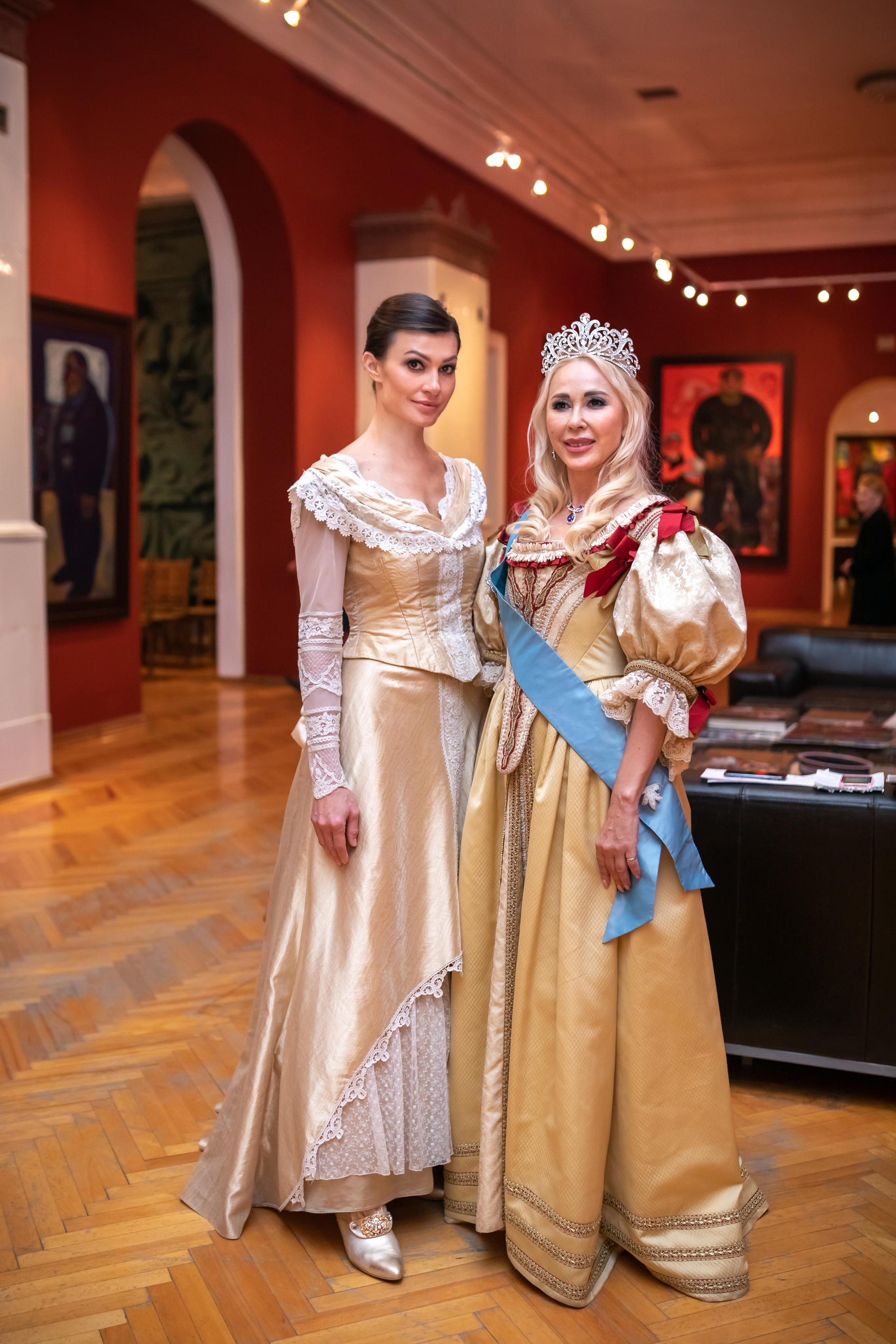 Спектакль из репертуара театра Киноактера в галерее Зураба Церетели 15.04.2022. Фотограф крещения и венчания Антонова Надежда г. Москва