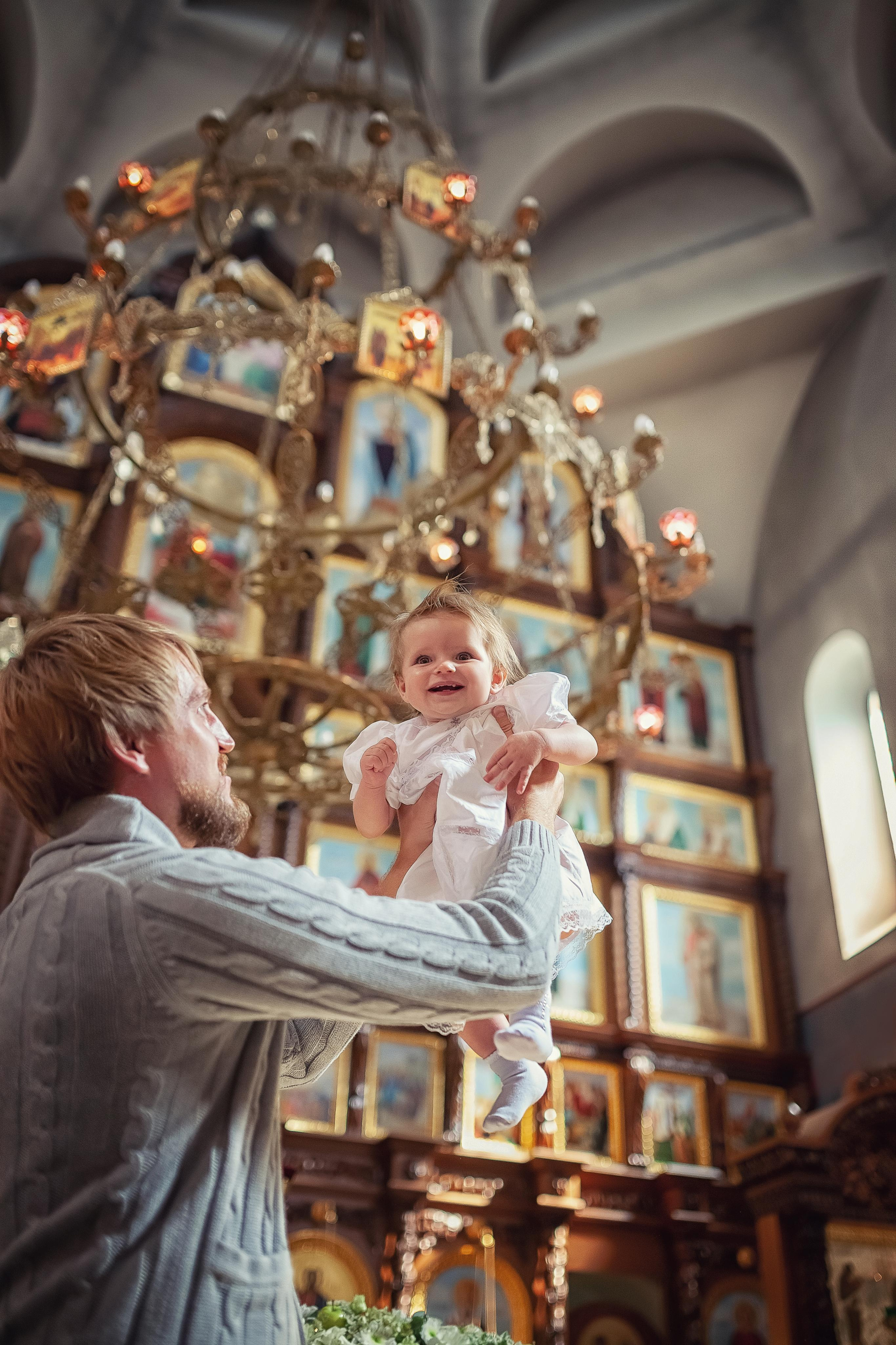 Крещение в храме Николая Чудотворца в Мытищах 2020. Фотограф крещения и венчания Антонова Надежда г. Москва