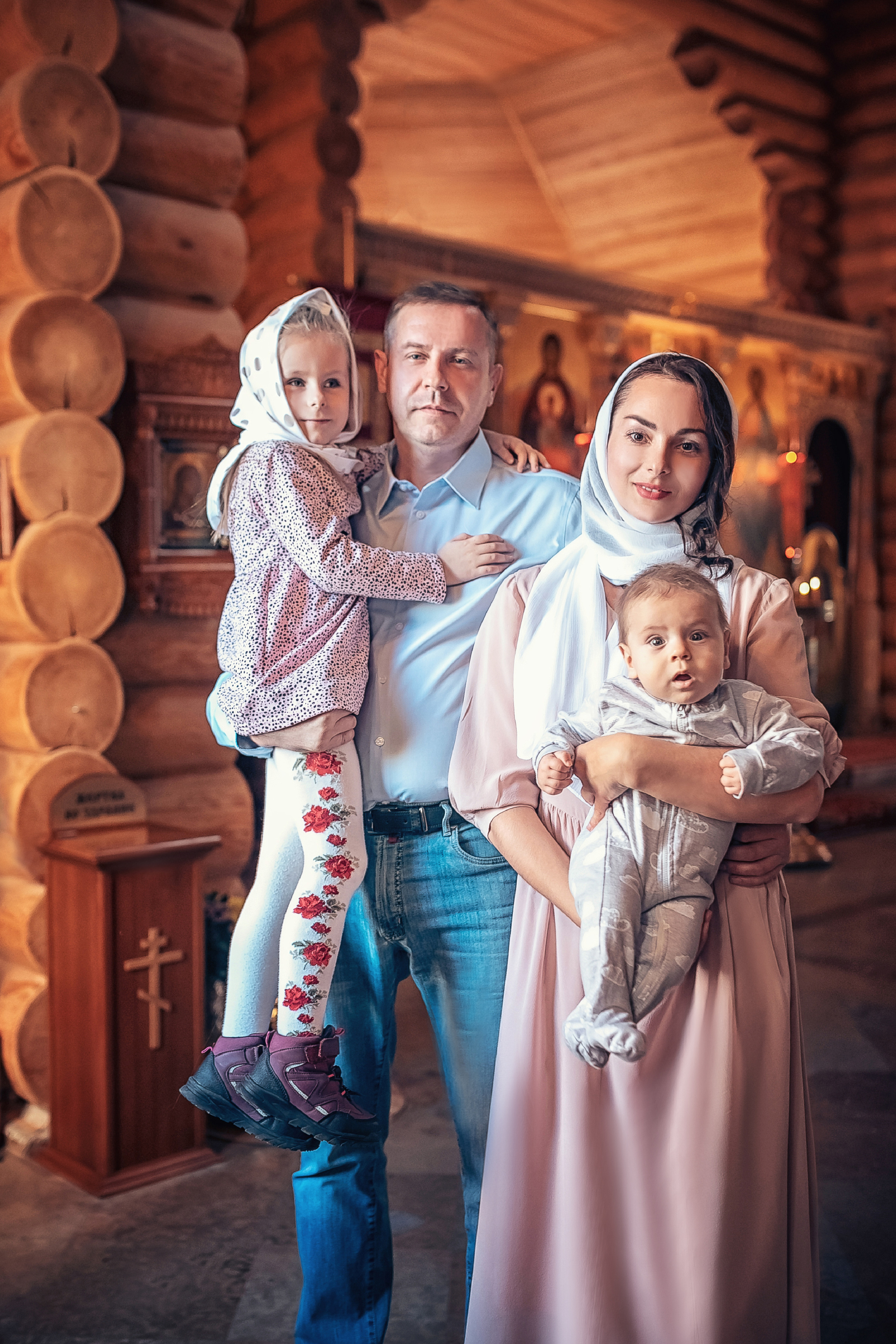 Крещение в храме Двенадцати Апостолов в Ховрино 2021. Фотограф крещения и венчания Антонова Надежда г. Москва