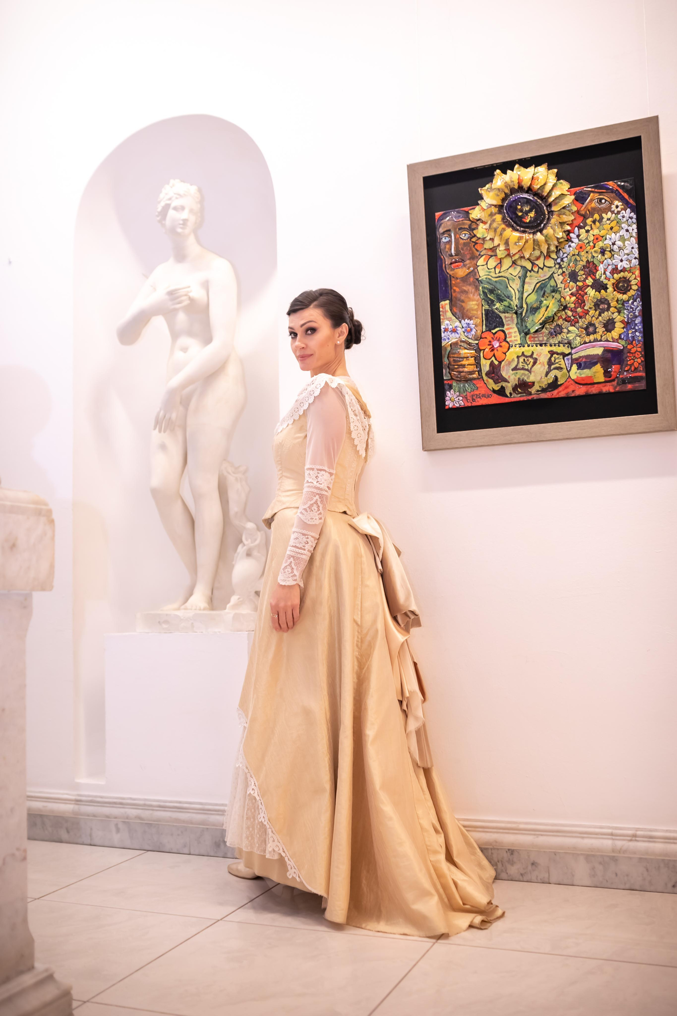 Спектакль из репертуара театра Киноактера в галерее Зураба Церетели 15.04.2022. Фотограф крещения и венчания Антонова Надежда г. Москва