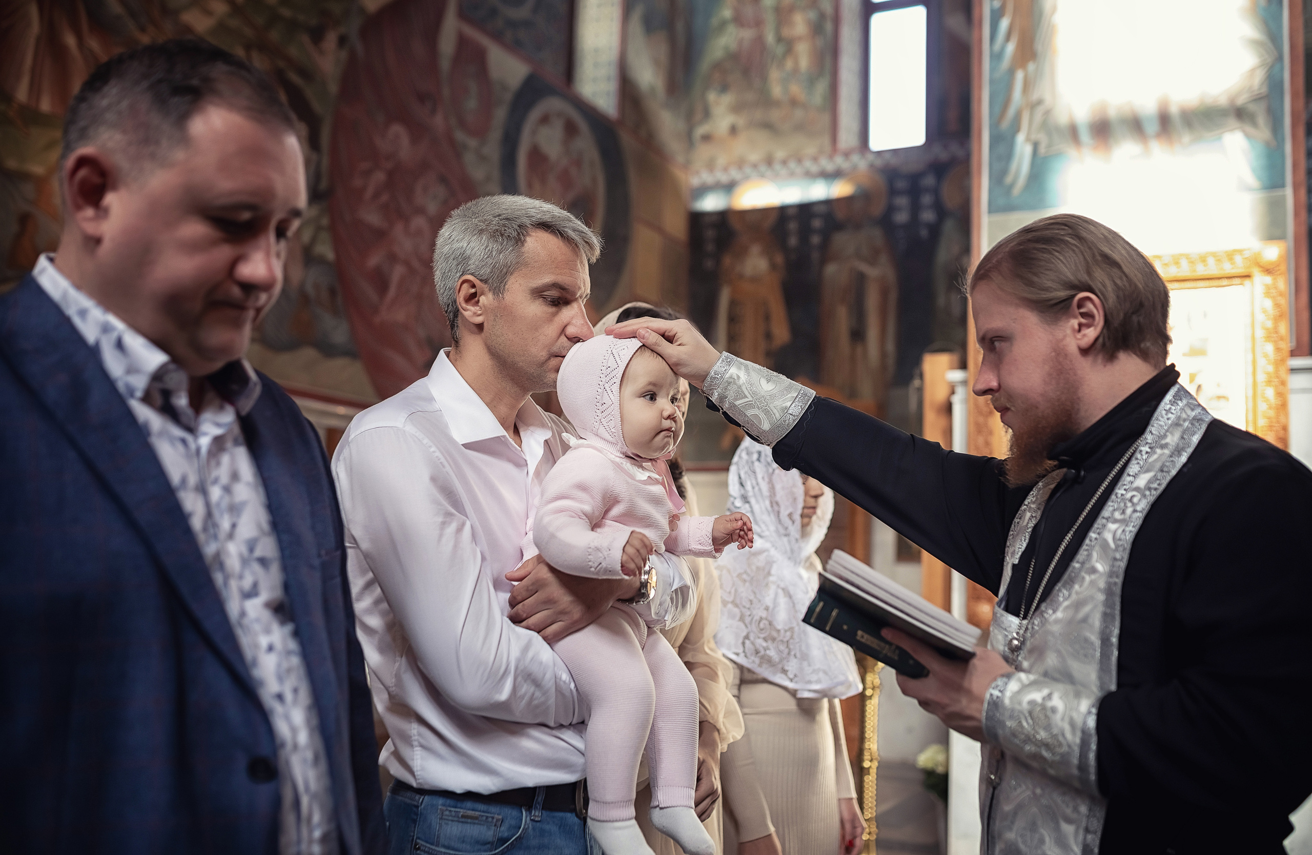 Крещение в храме Рождества Пресвятой Богородицы в Королеве 30.09.2020. Фотограф крещения и венчания Антонова Надежда г. Москва
