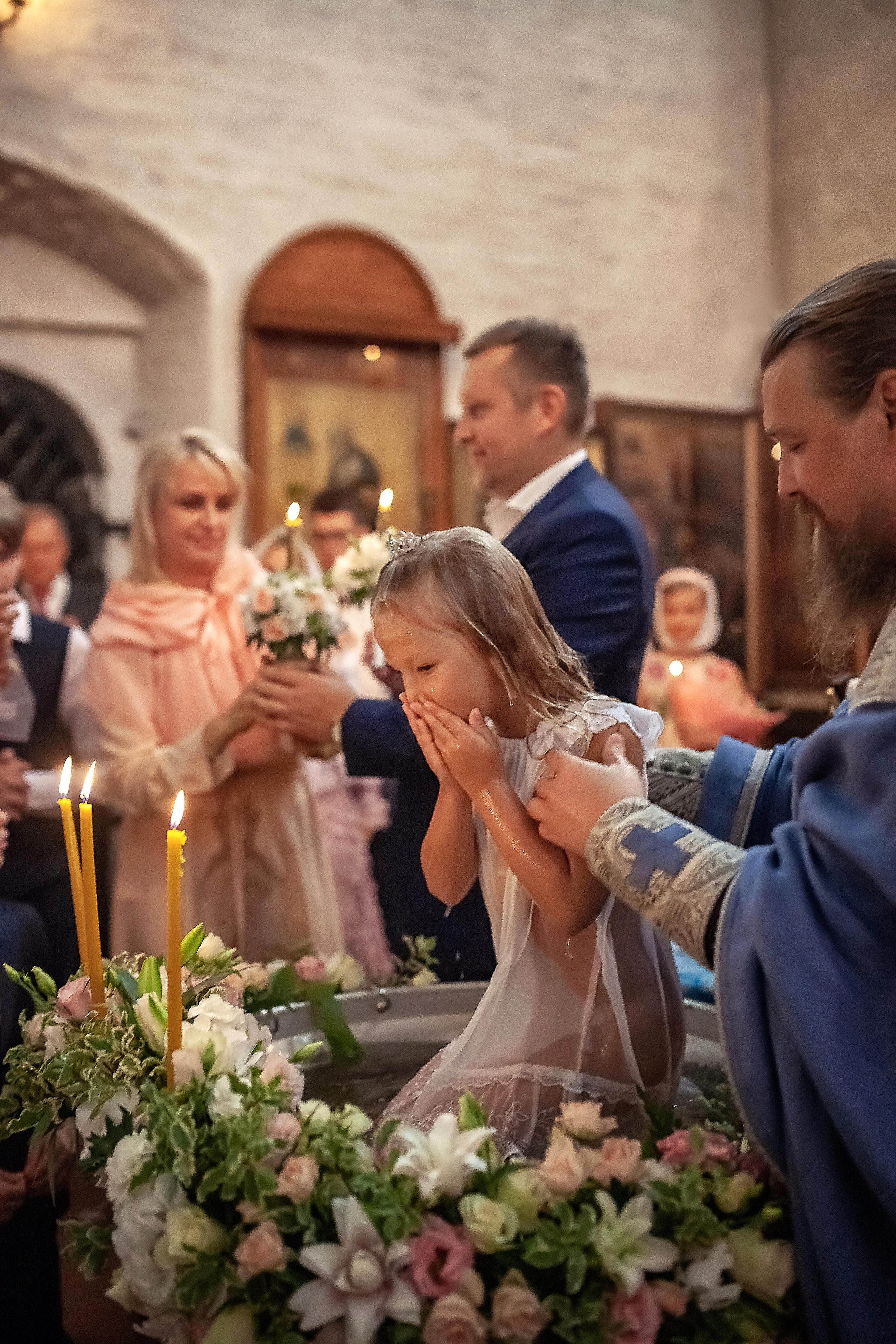 Крещение в храме Троицы Живоначальной в Троицком-Голенищеве 30.08.2020. Фотограф крещения и венчания Антонова Надежда г. Москва