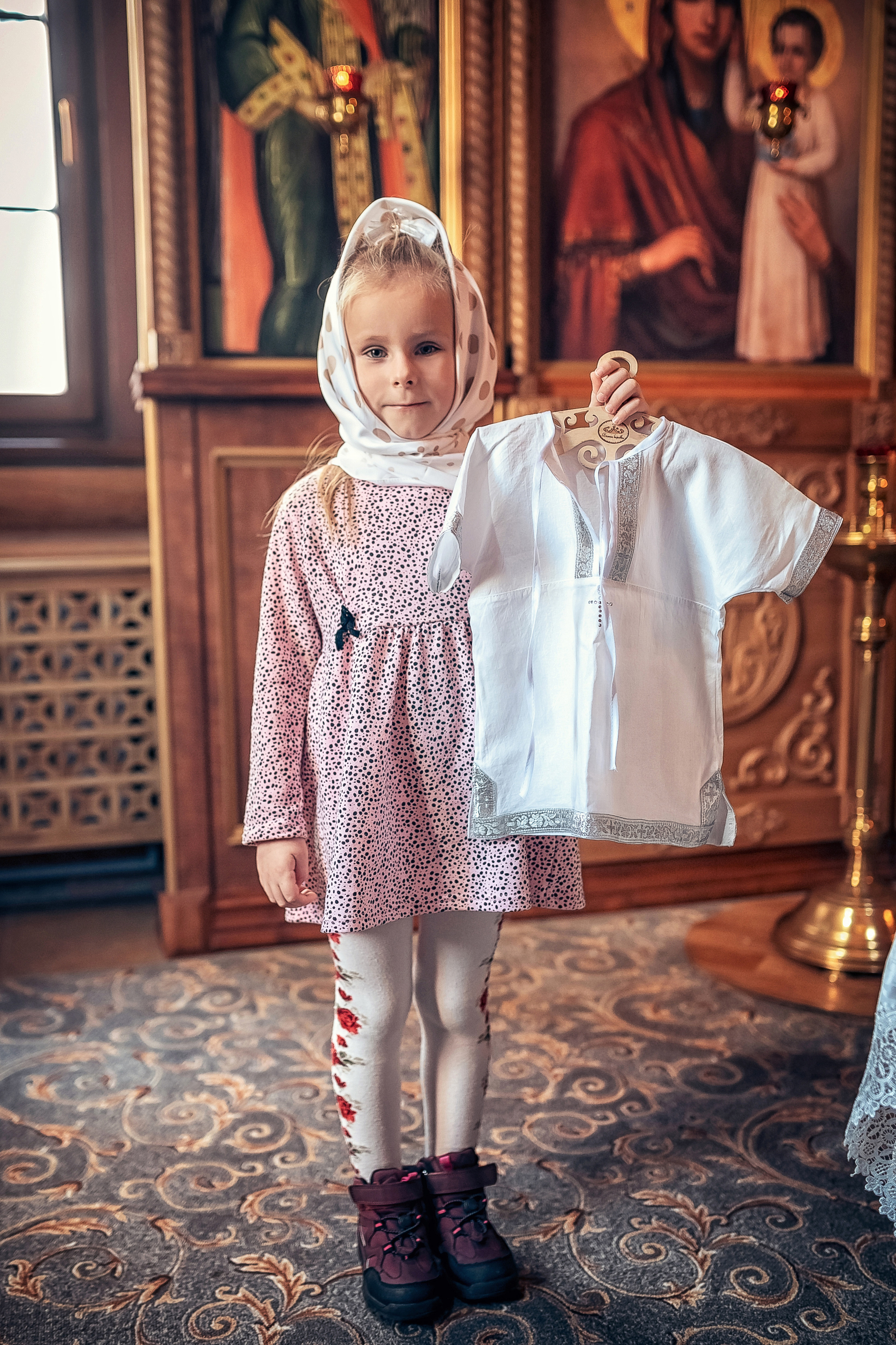 Крещение в храме Двенадцати Апостолов в Ховрино 2021. Фотограф крещения и венчания Антонова Надежда г. Москва