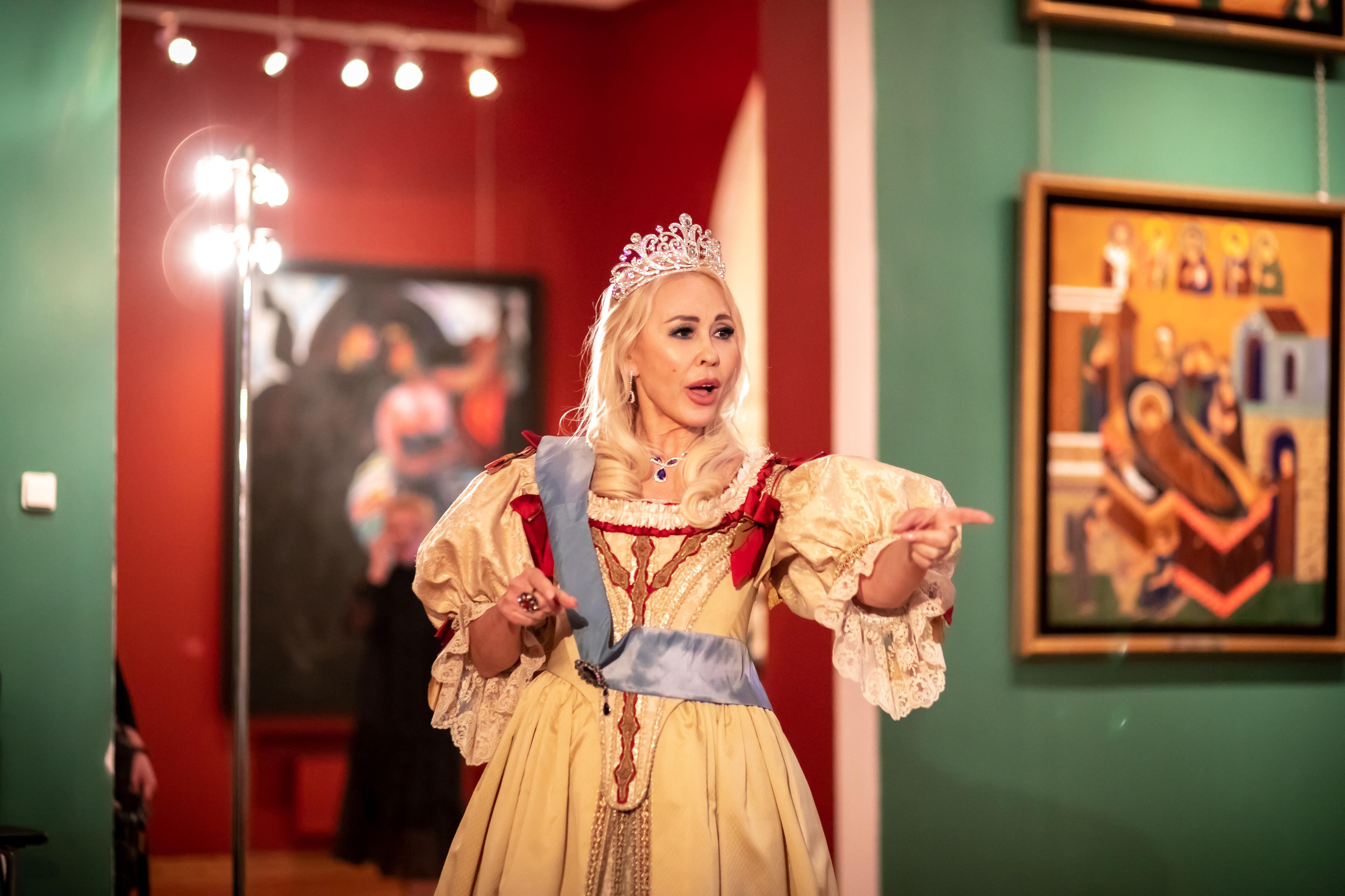 Спектакль из репертуара театра Киноактера в галерее Зураба Церетели 15.04.2022. Фотограф крещения и венчания Антонова Надежда г. Москва