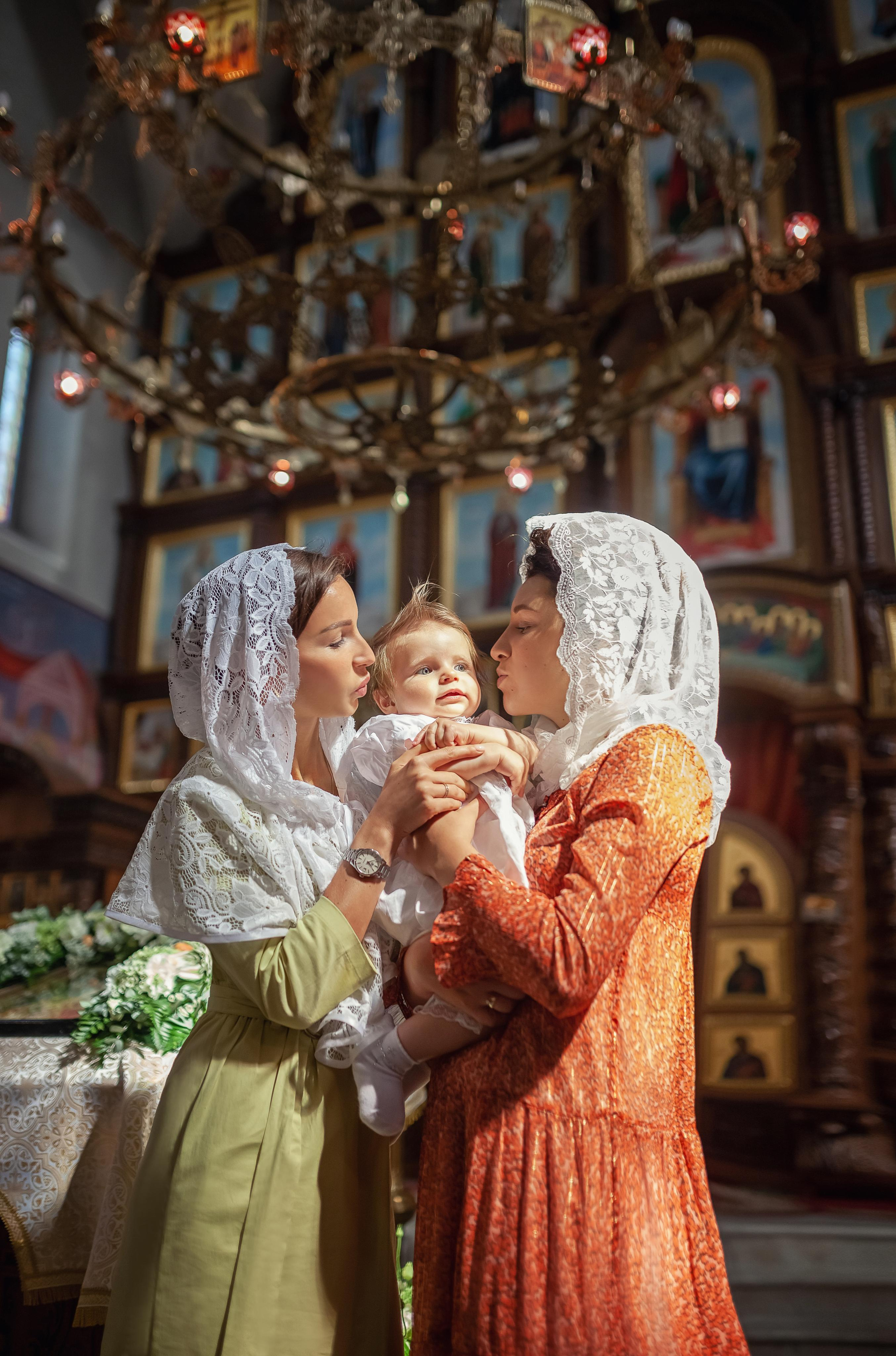 Крещение в храме Николая Чудотворца в Мытищах 2020. Фотограф крещения и венчания Антонова Надежда г. Москва