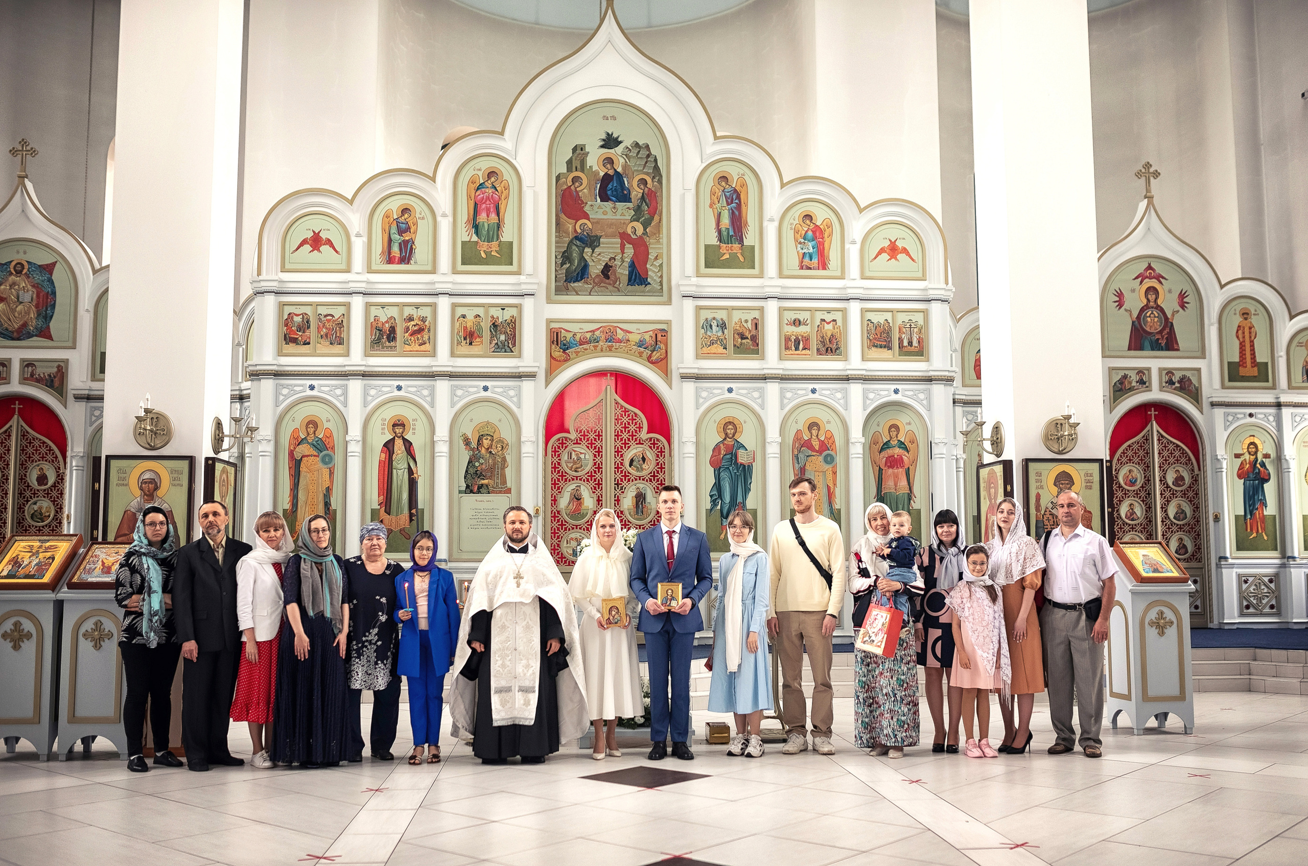 Венчание в храме Архангела Михаила в Путилково 11.06.2021. Фотограф крещения и венчания Антонова Надежда г. Москва