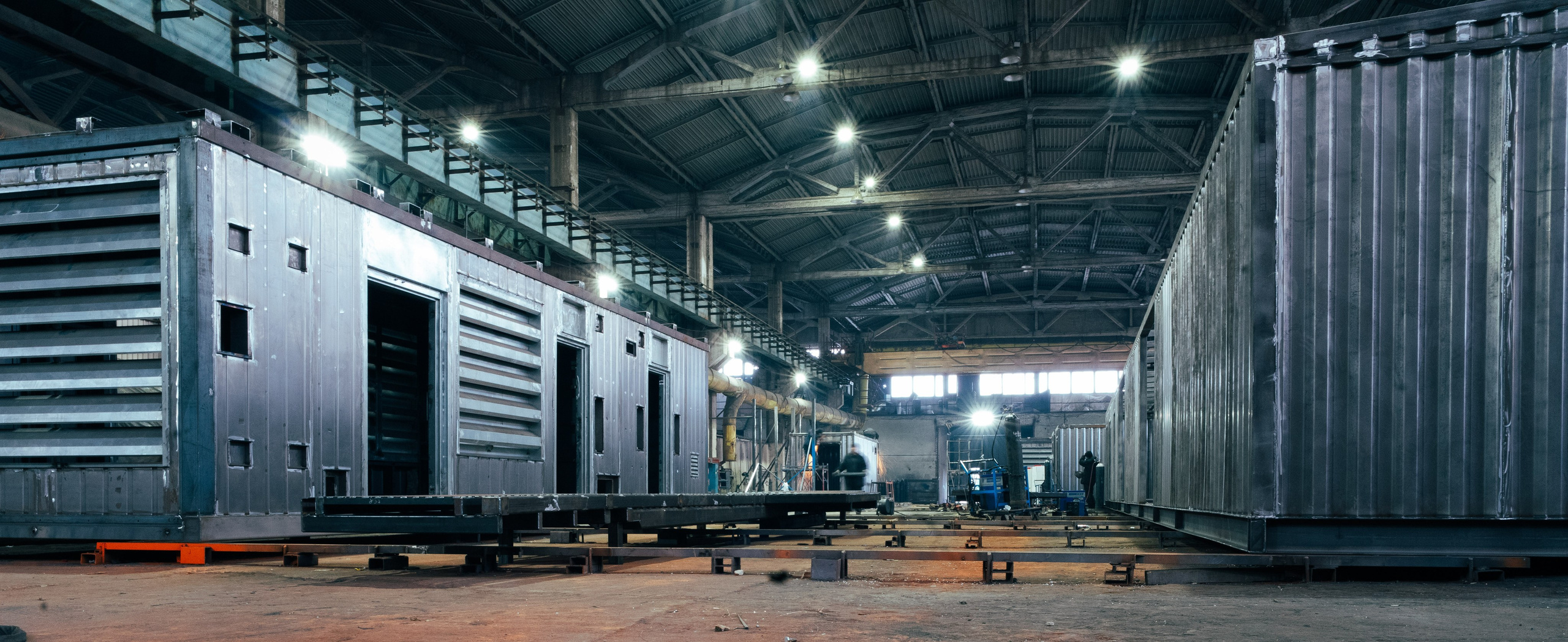 Рабочие цеха компании ПВК. Коммерческий Фотограф Виктор Фоменых